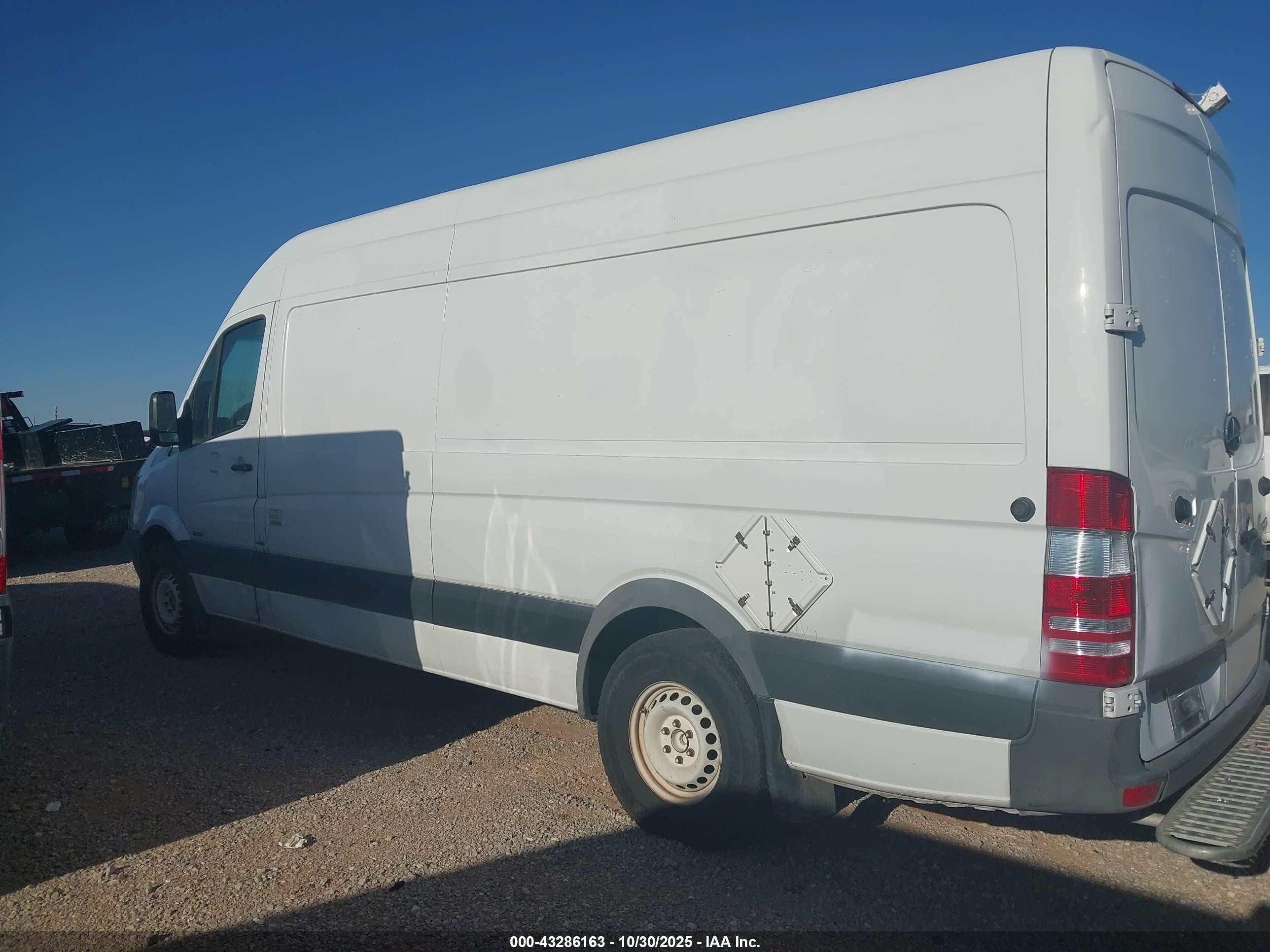 2011 Mercedes-benz Sprinter 2500 High Roof White vin: WD3PE8CBXB5567229