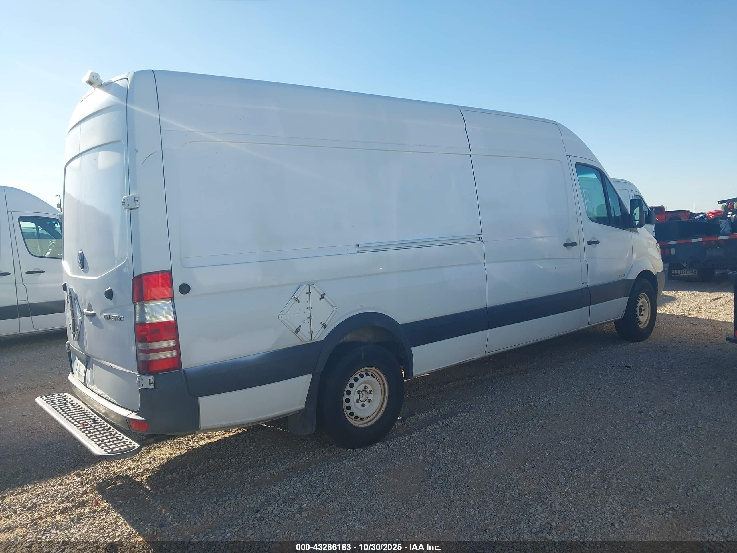 2011 Mercedes-benz Sprinter 2500 High Roof White vin: WD3PE8CBXB5567229