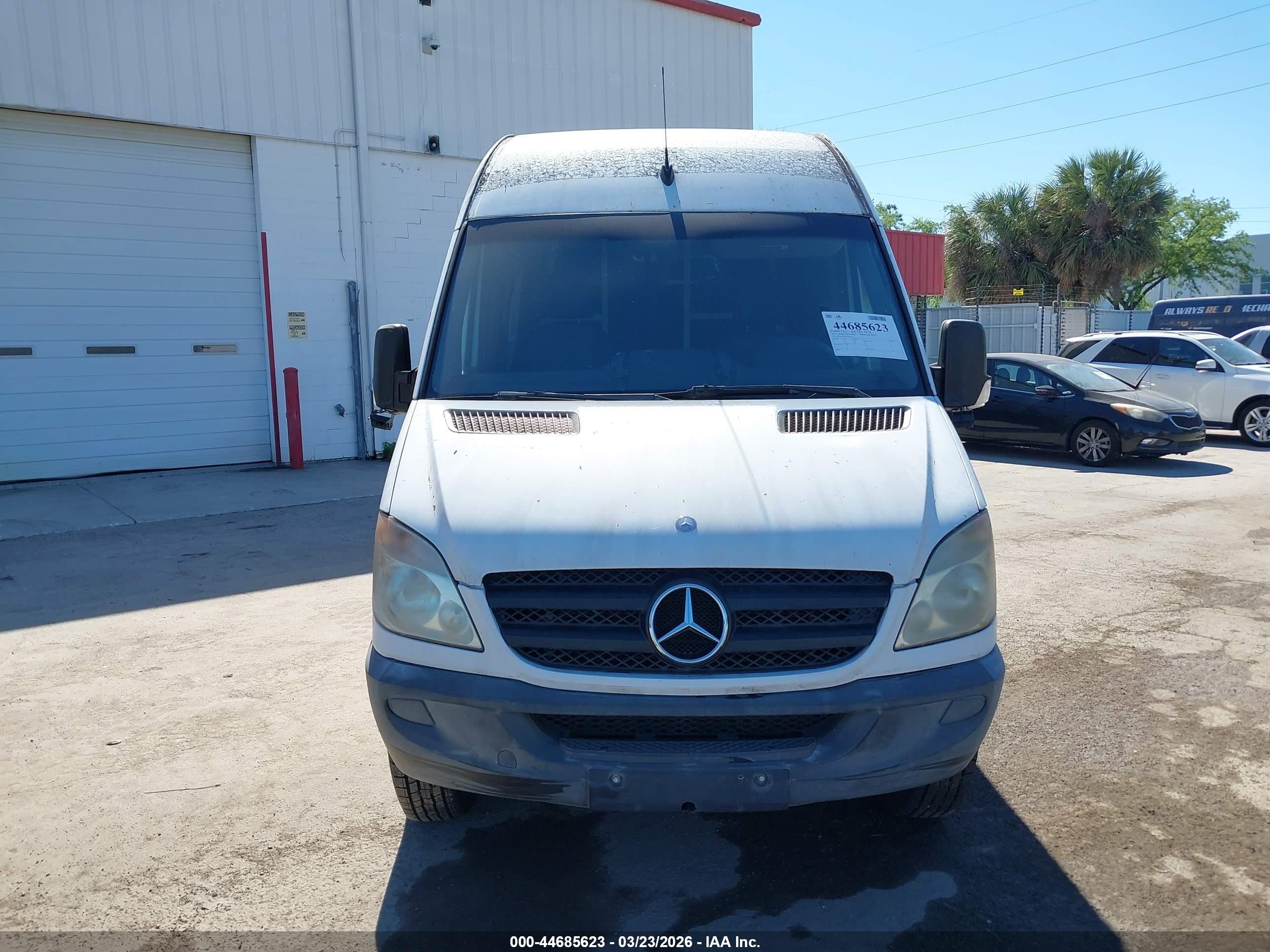 2010 Mercedes-benz Sprinter Van 2500 High Roof Белый vin: WD3PE8CC0A5424118