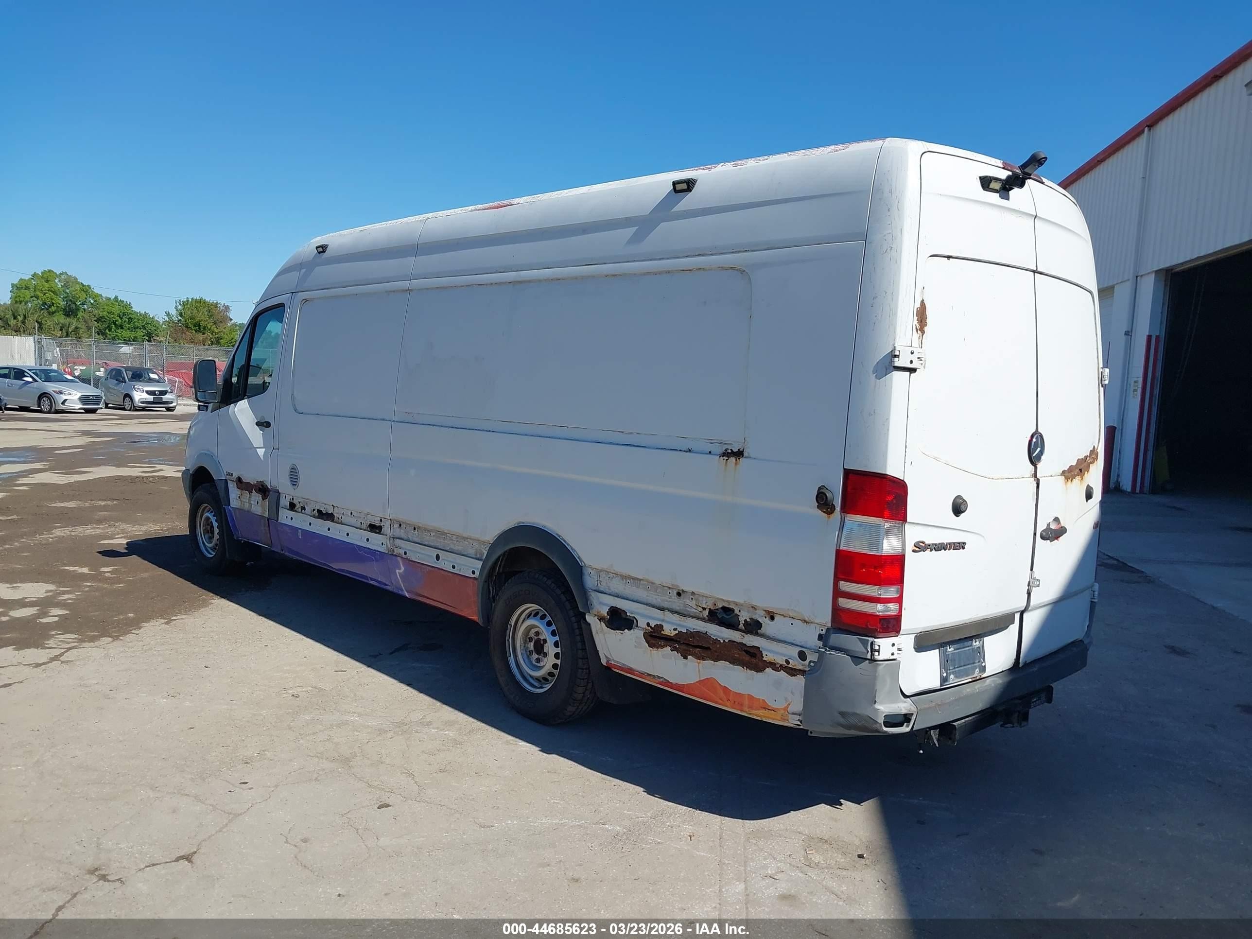 2010 Mercedes-benz Sprinter Van 2500 High Roof Белый vin: WD3PE8CC0A5424118