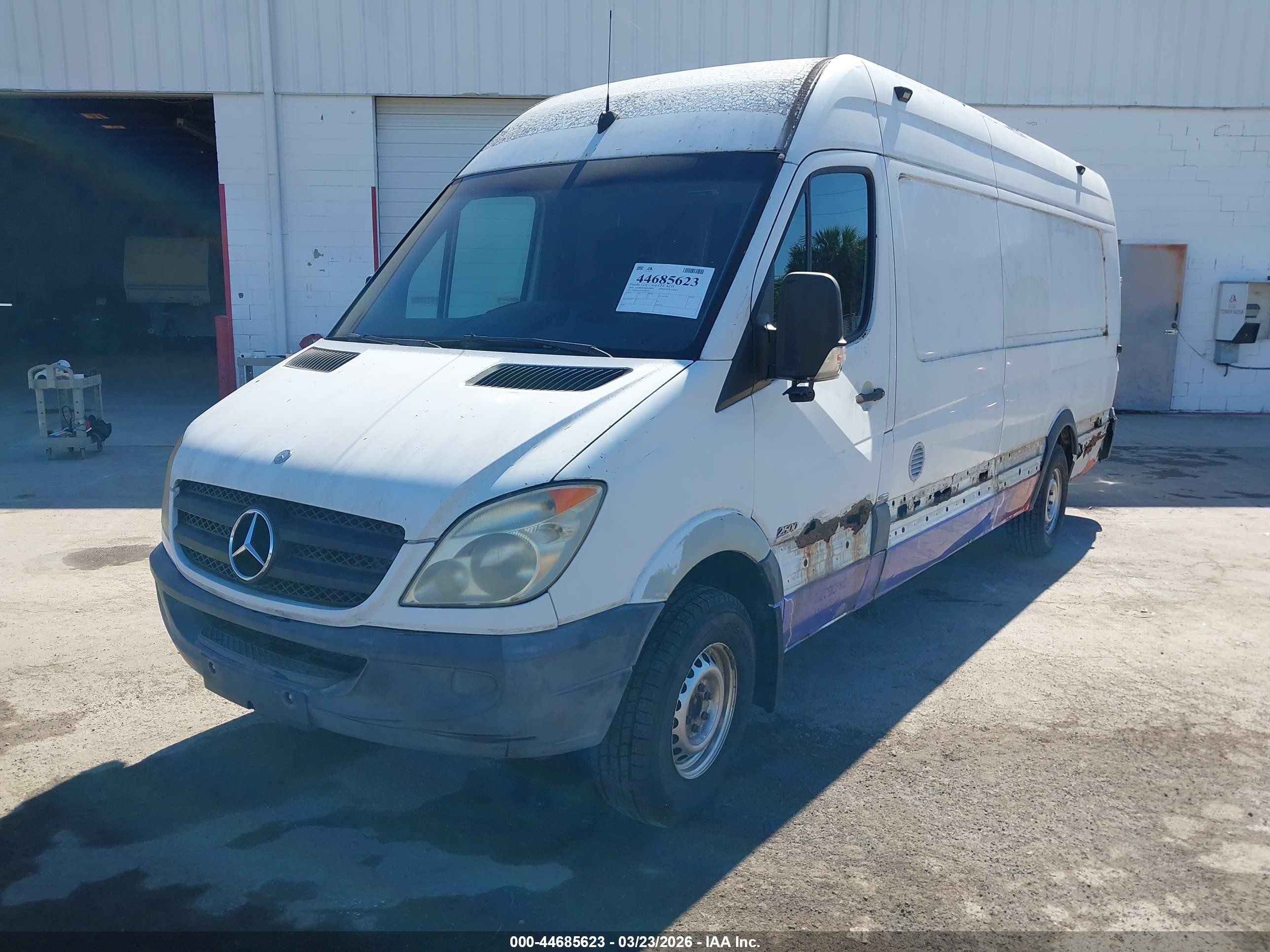 2010 Mercedes-benz Sprinter Van 2500 High Roof Белый vin: WD3PE8CC0A5424118