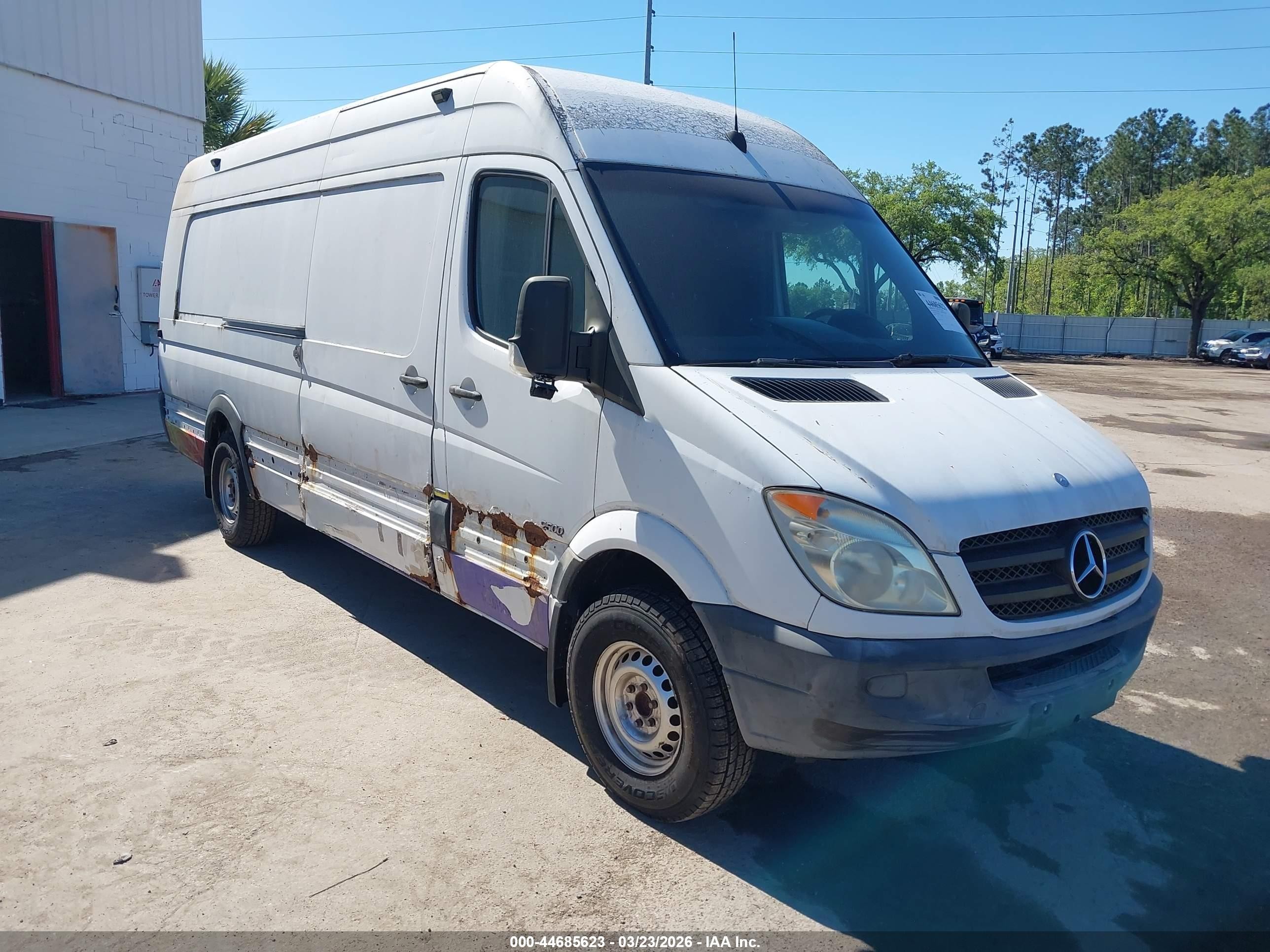 2010 Mercedes-benz Sprinter Van 2500 High Roof Белый vin: WD3PE8CC0A5424118