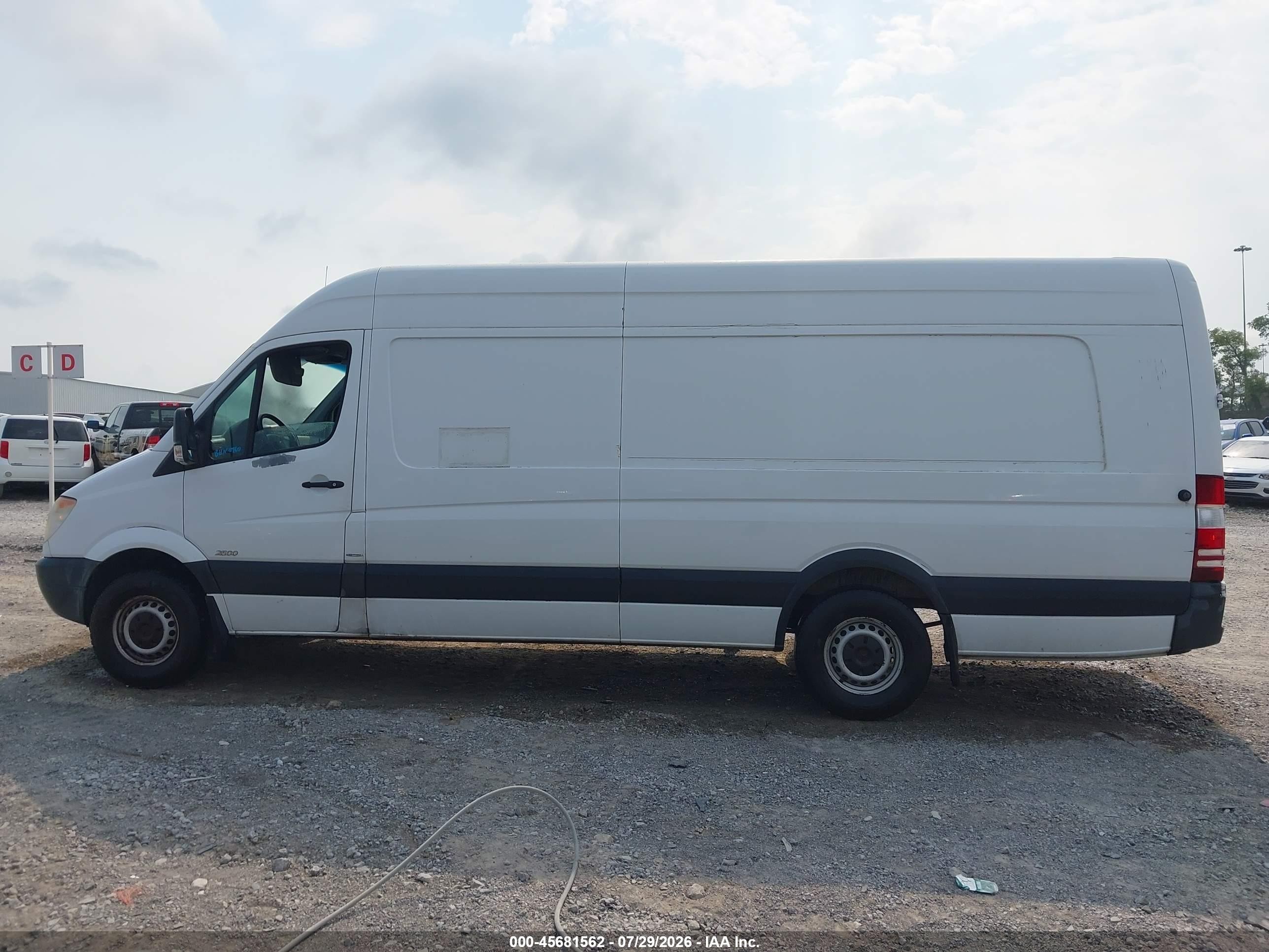 2013 Mercedes-benz Sprinter 2500 High Roof White vin: WD3PE8CC0D5767130