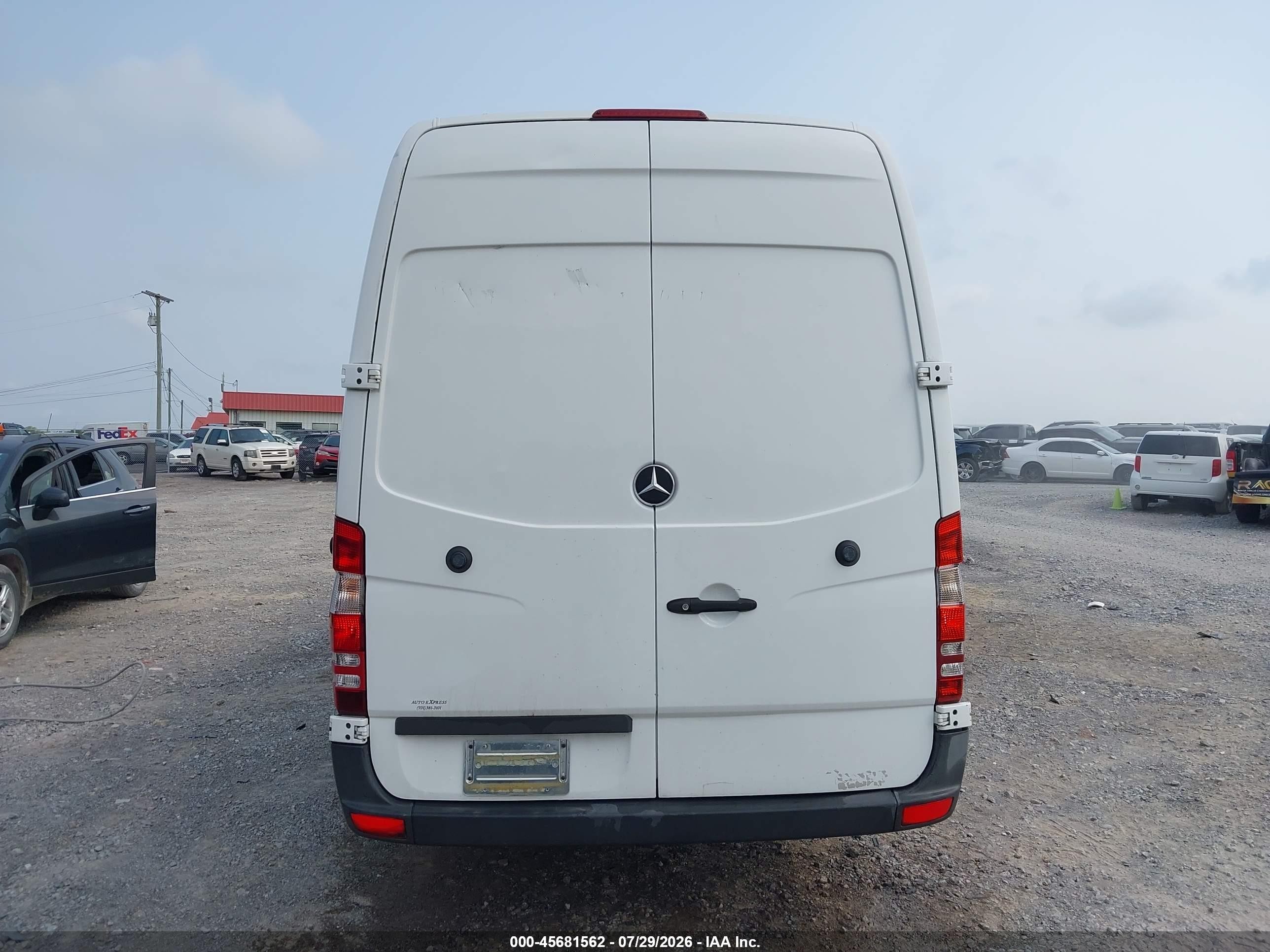 2013 Mercedes-benz Sprinter 2500 High Roof White vin: WD3PE8CC0D5767130