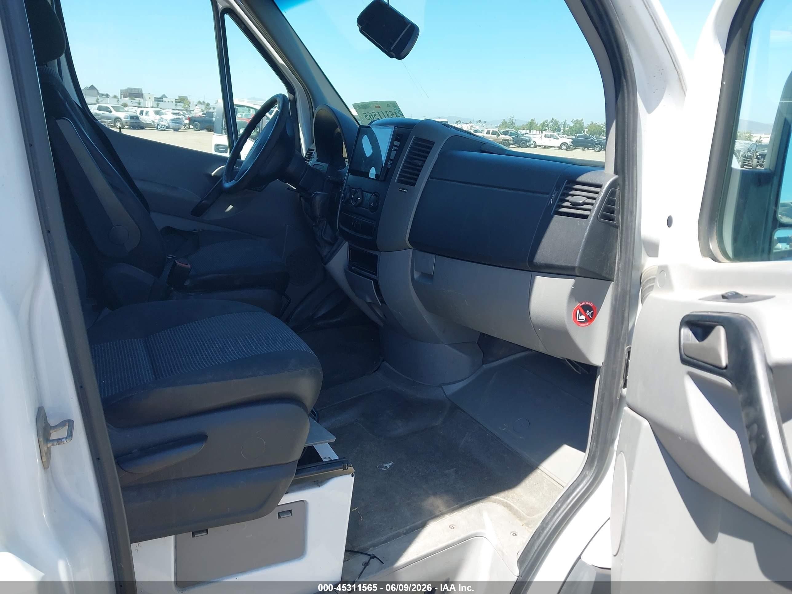 2012 Mercedes-benz Sprinter 2500 High Roof White vin: WD3PE8CC2C5679419