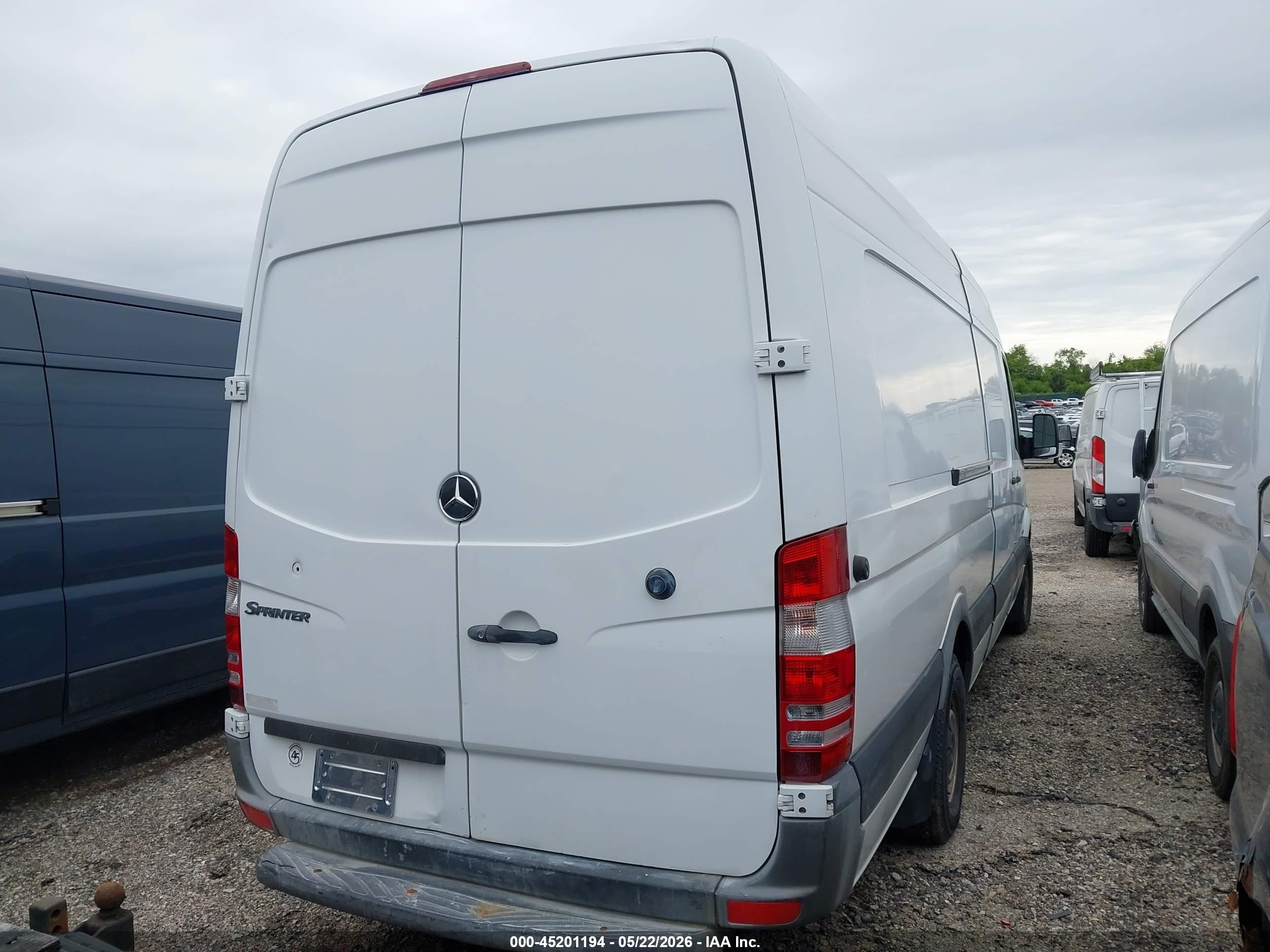 2012 Mercedes-benz Sprinter 2500 High Roof Белый vin: WD3PE8CC6C5617215