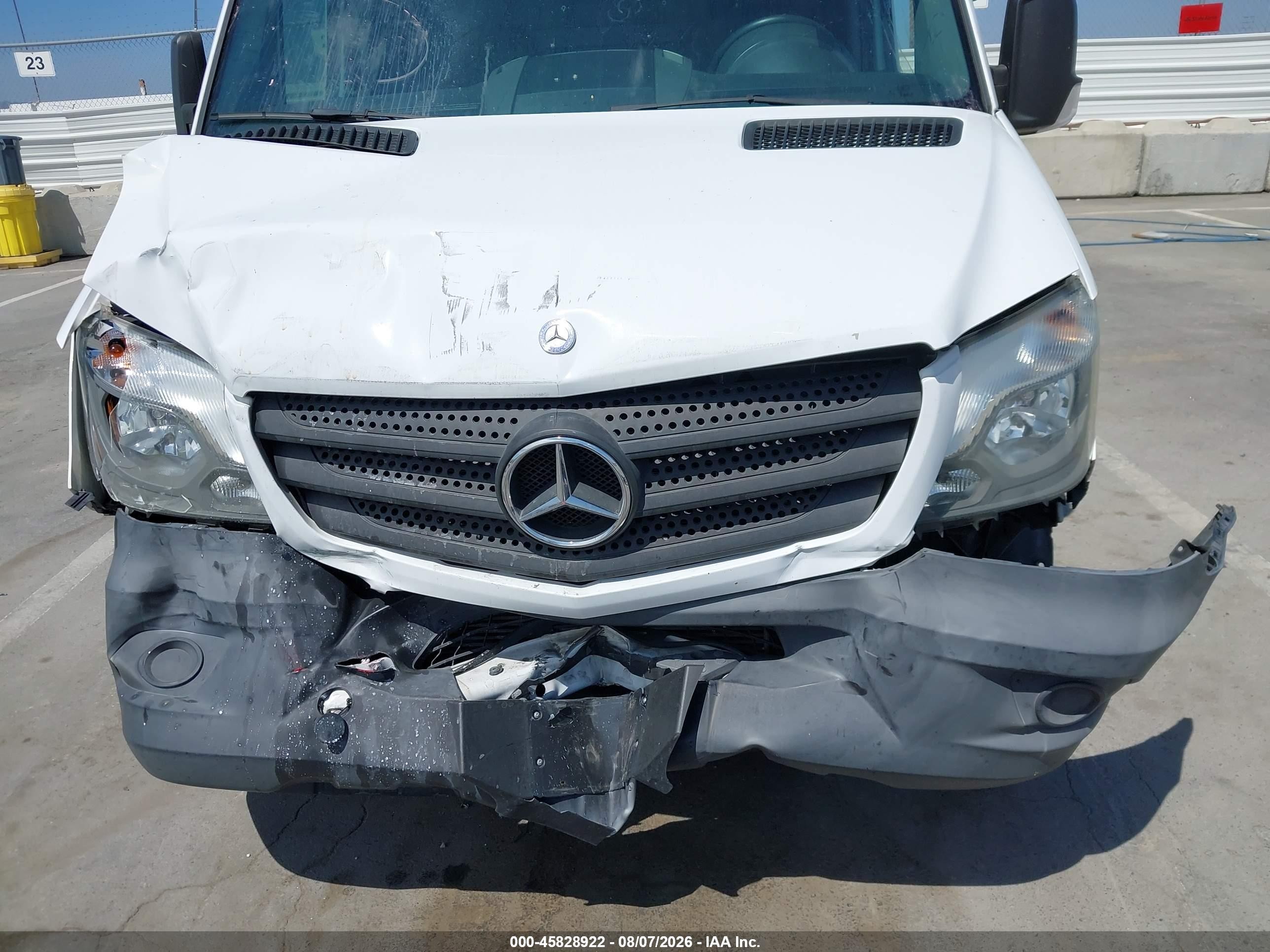 2015 Mercedes-benz Sprinter 2500 High Roof White vin: WD3PE8CC6FP105995