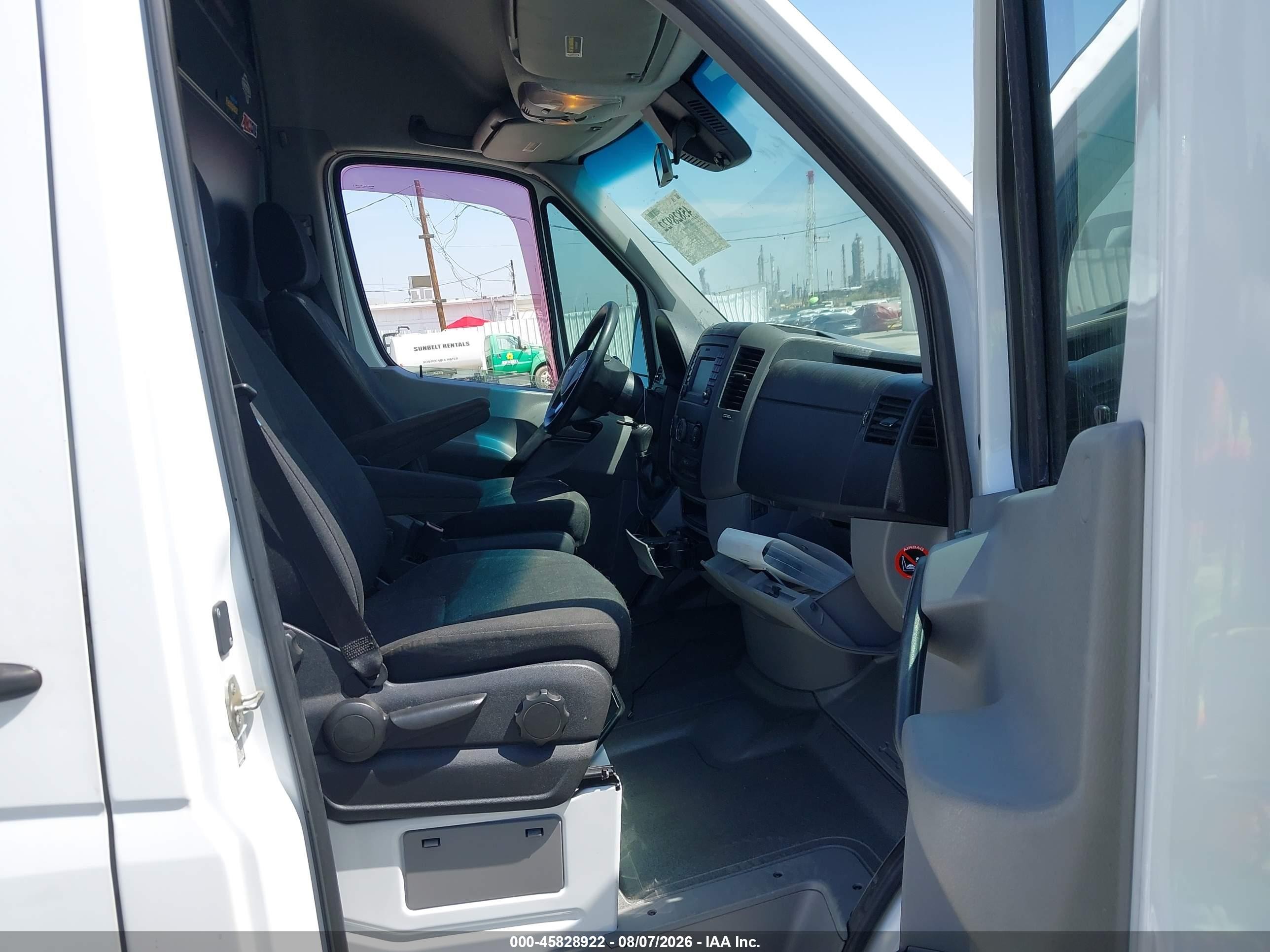 2015 Mercedes-benz Sprinter 2500 High Roof White vin: WD3PE8CC6FP105995