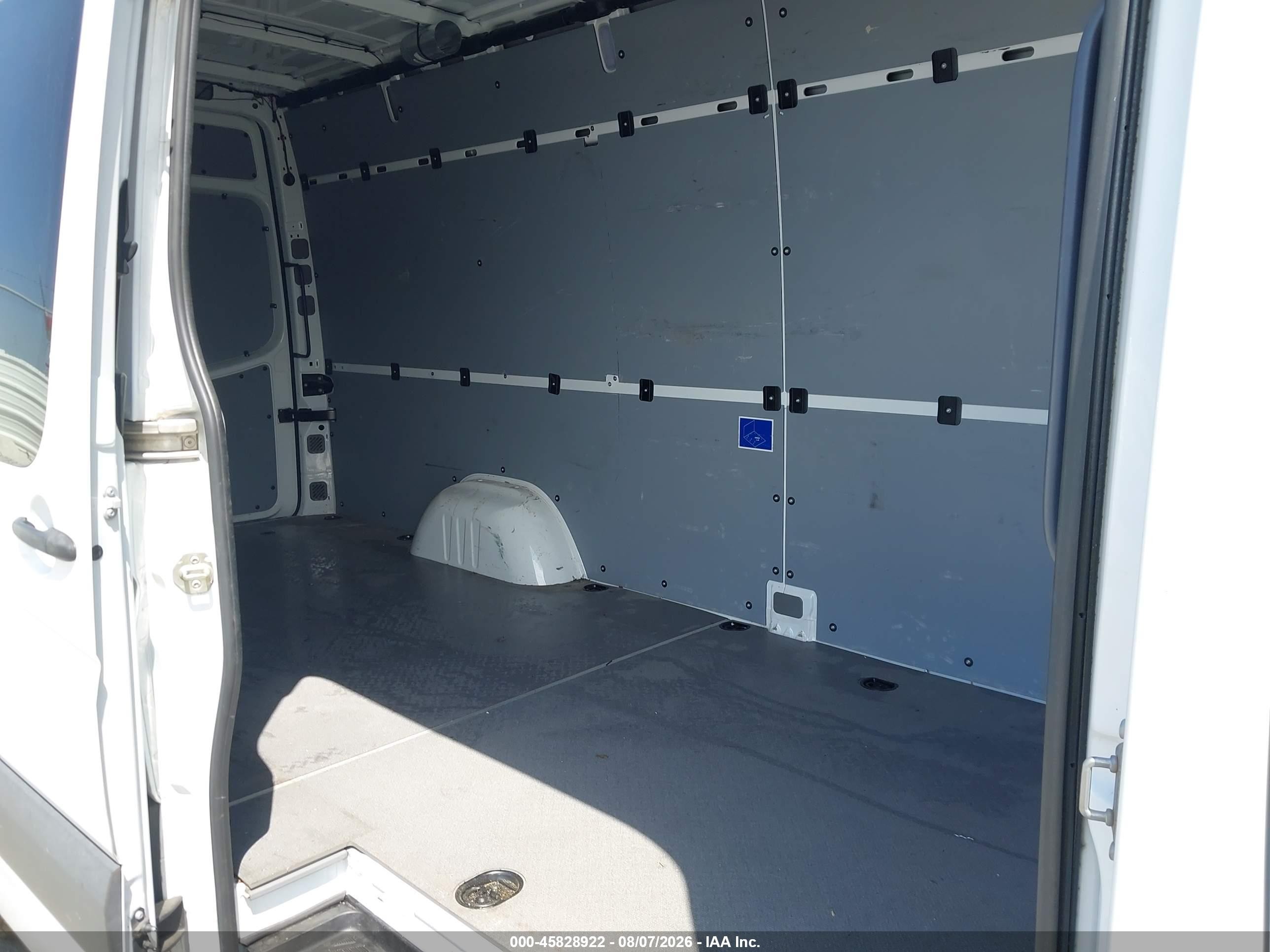 2015 Mercedes-benz Sprinter 2500 High Roof White vin: WD3PE8CC6FP105995