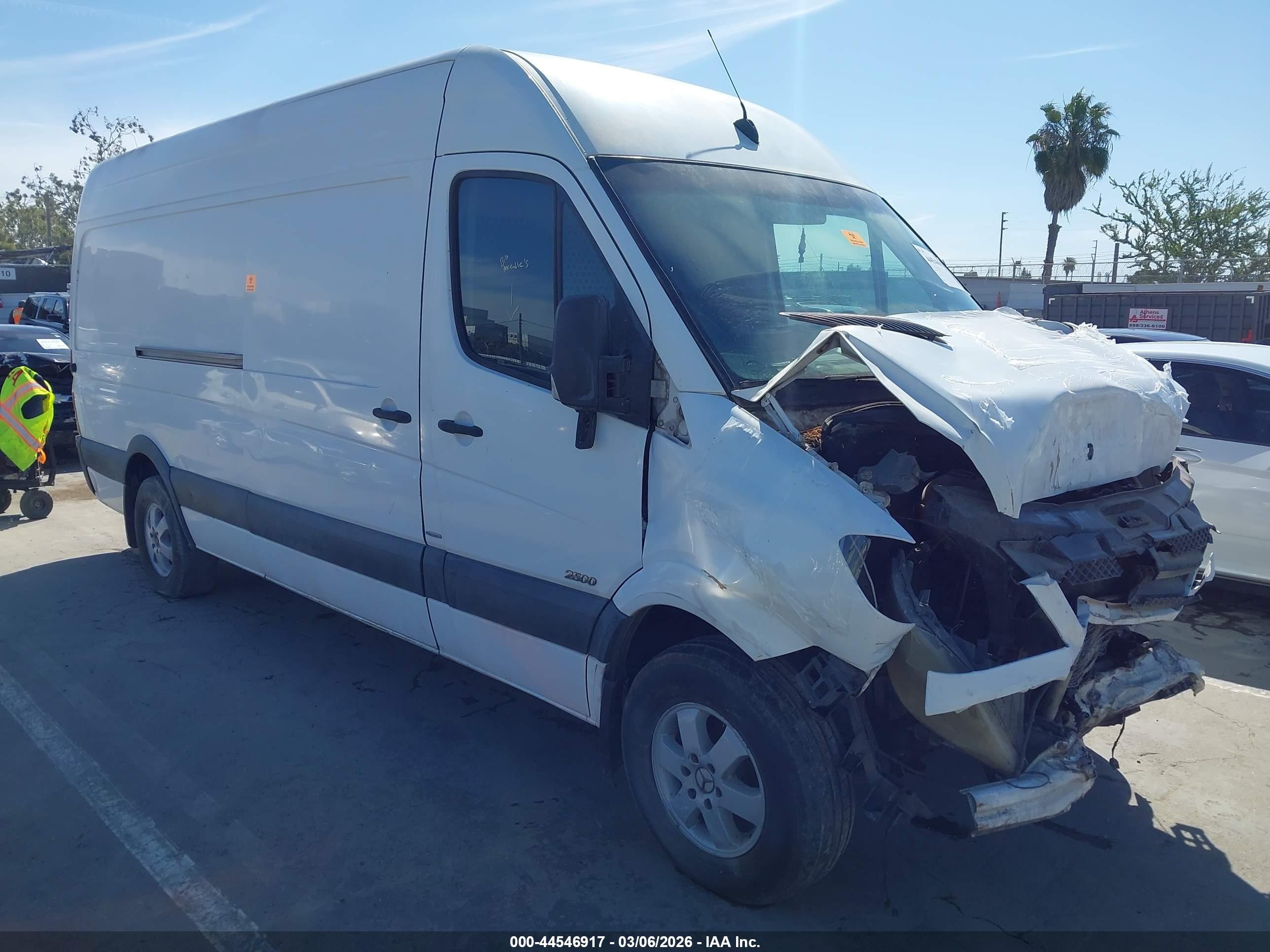 2010 Mercedes-benz Sprinter Van 2500 High Roof Белый vin: WD3PE8CC8A5463412