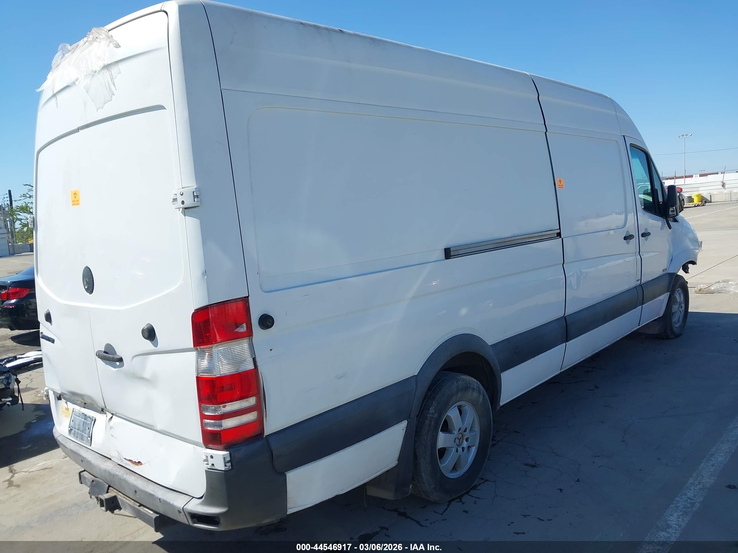2010 Mercedes-benz Sprinter Van 2500 High Roof White vin: WD3PE8CC8A5463412