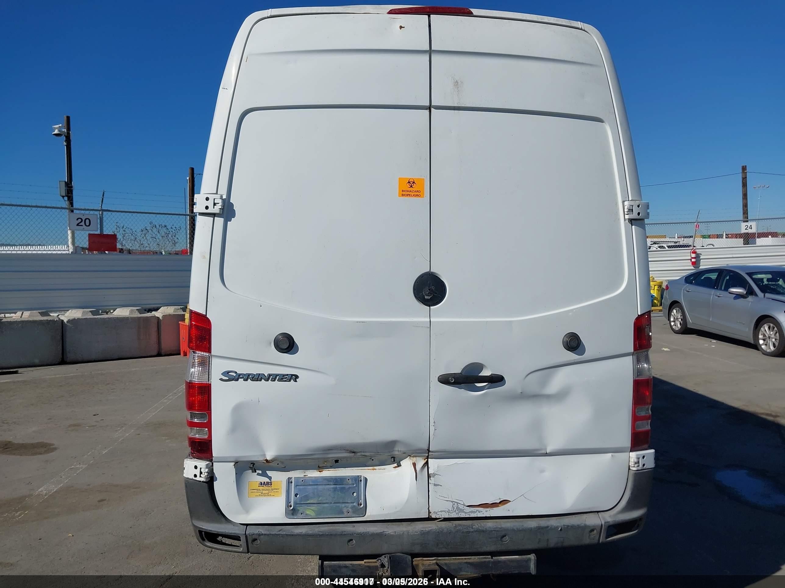 2010 Mercedes-benz Sprinter Van 2500 High Roof White vin: WD3PE8CC8A5463412
