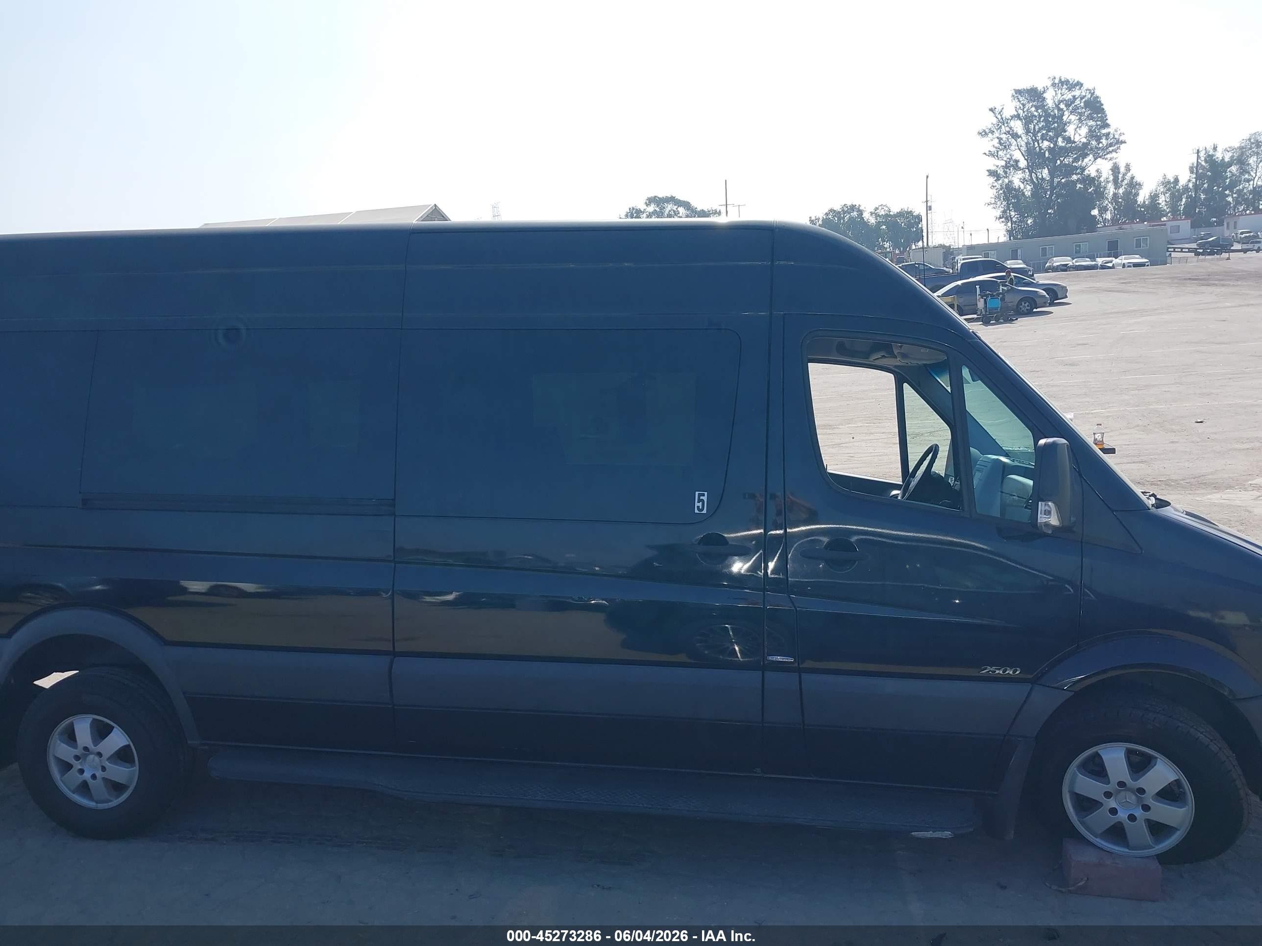 2010 Mercedes-benz Sprinter Van 2500 High Roof Black vin: WD3PE8CC8A5476029