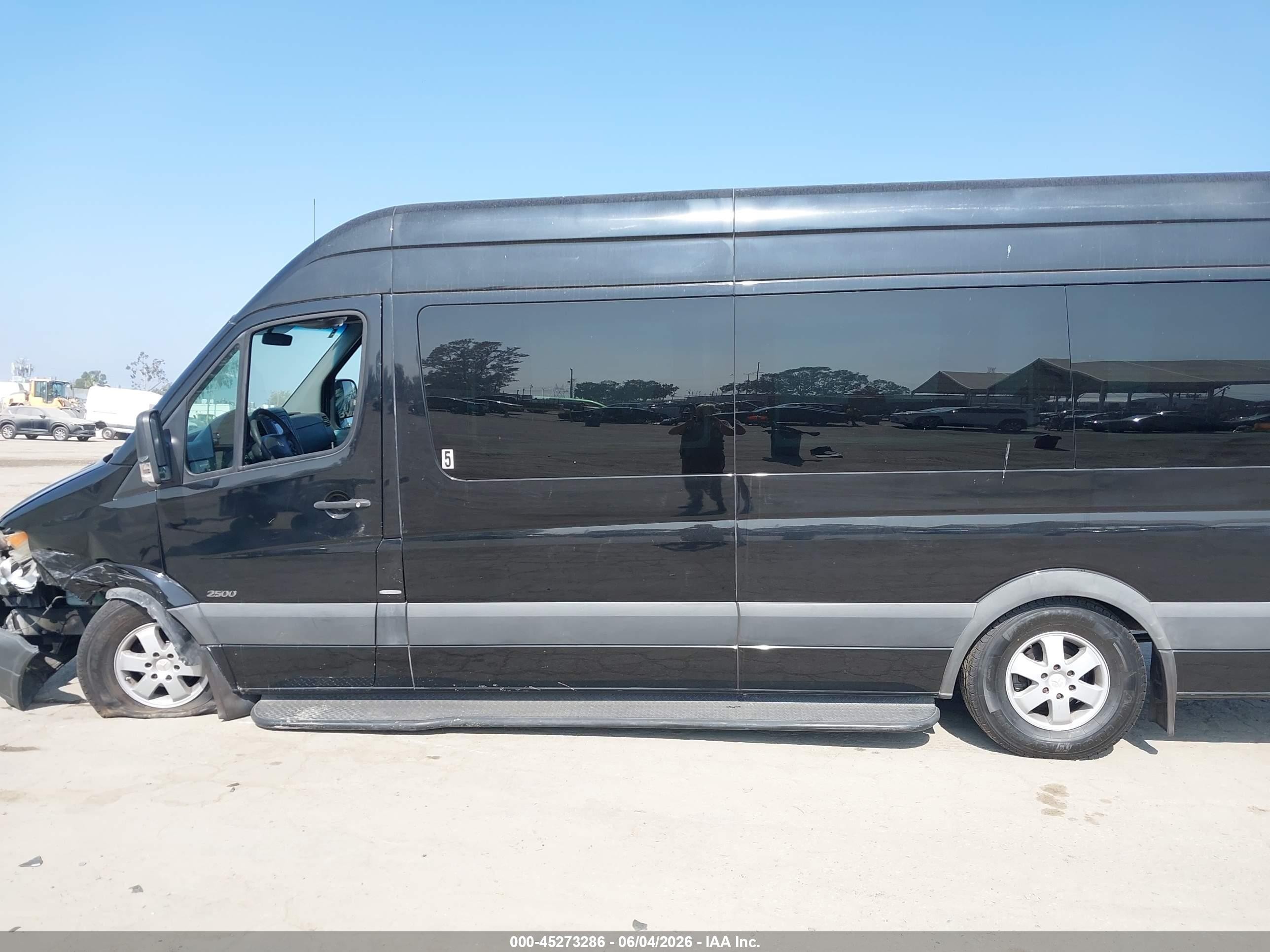 2010 Mercedes-benz Sprinter Van 2500 High Roof Black vin: WD3PE8CC8A5476029