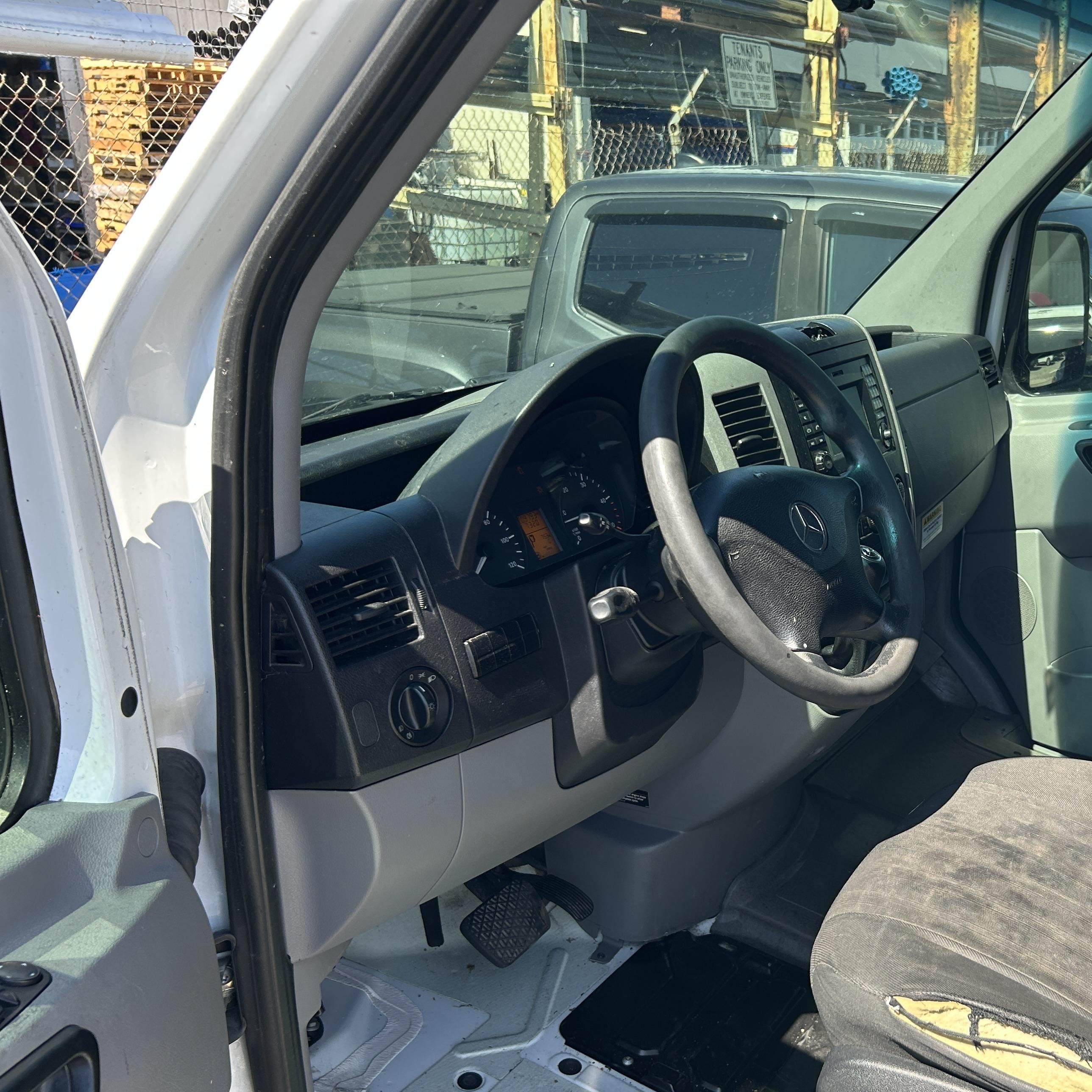 2015 Mercedes-benz Sprinter 2500 High Roof White vin: WD3PE8CC9F5990303