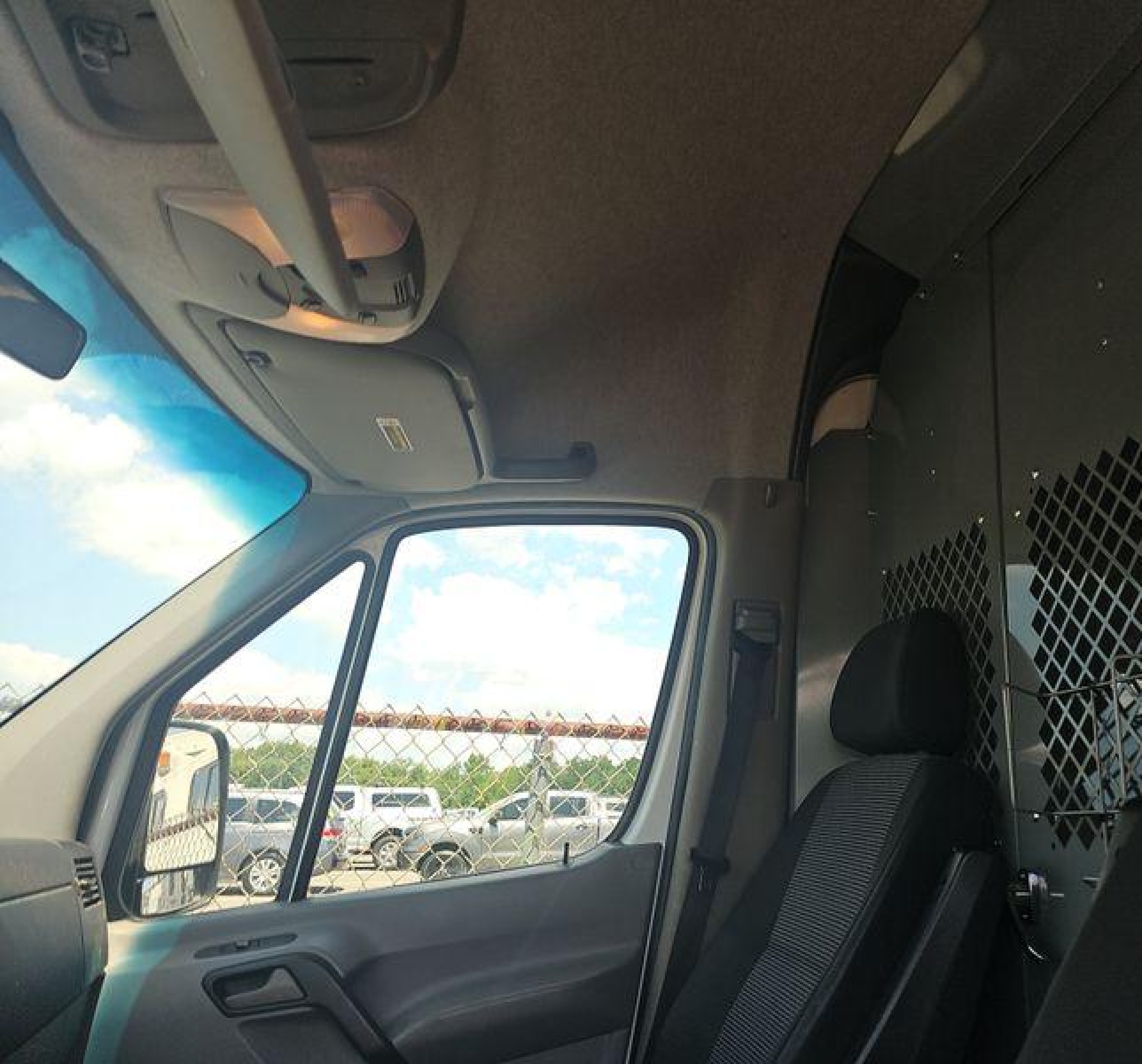 2010 Mercedes-benz Sprinter 2500 White vin: WD3PE8CCXA5481586