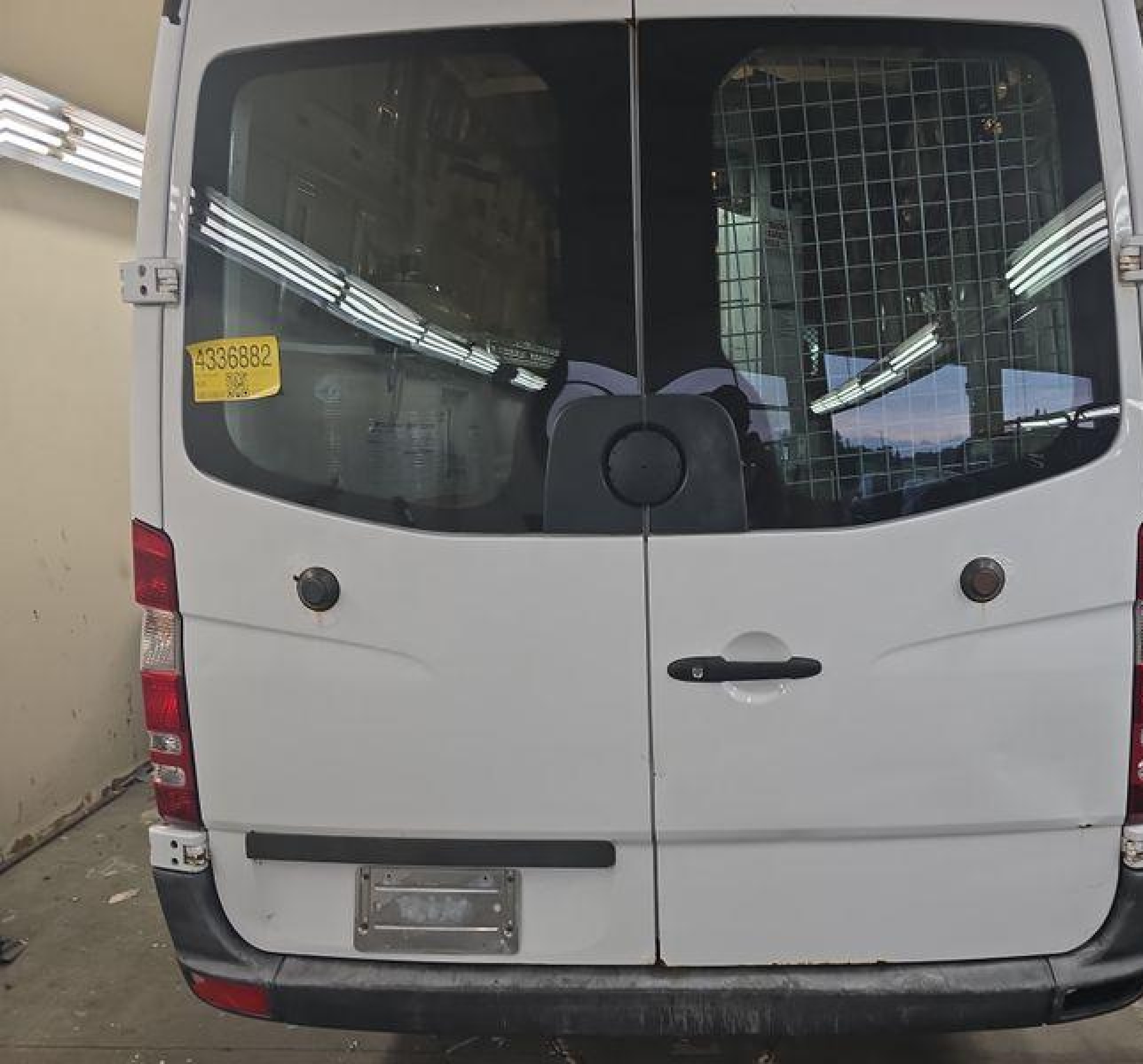 2010 Mercedes-benz Sprinter 2500 White vin: WD3PE8CCXA5481586