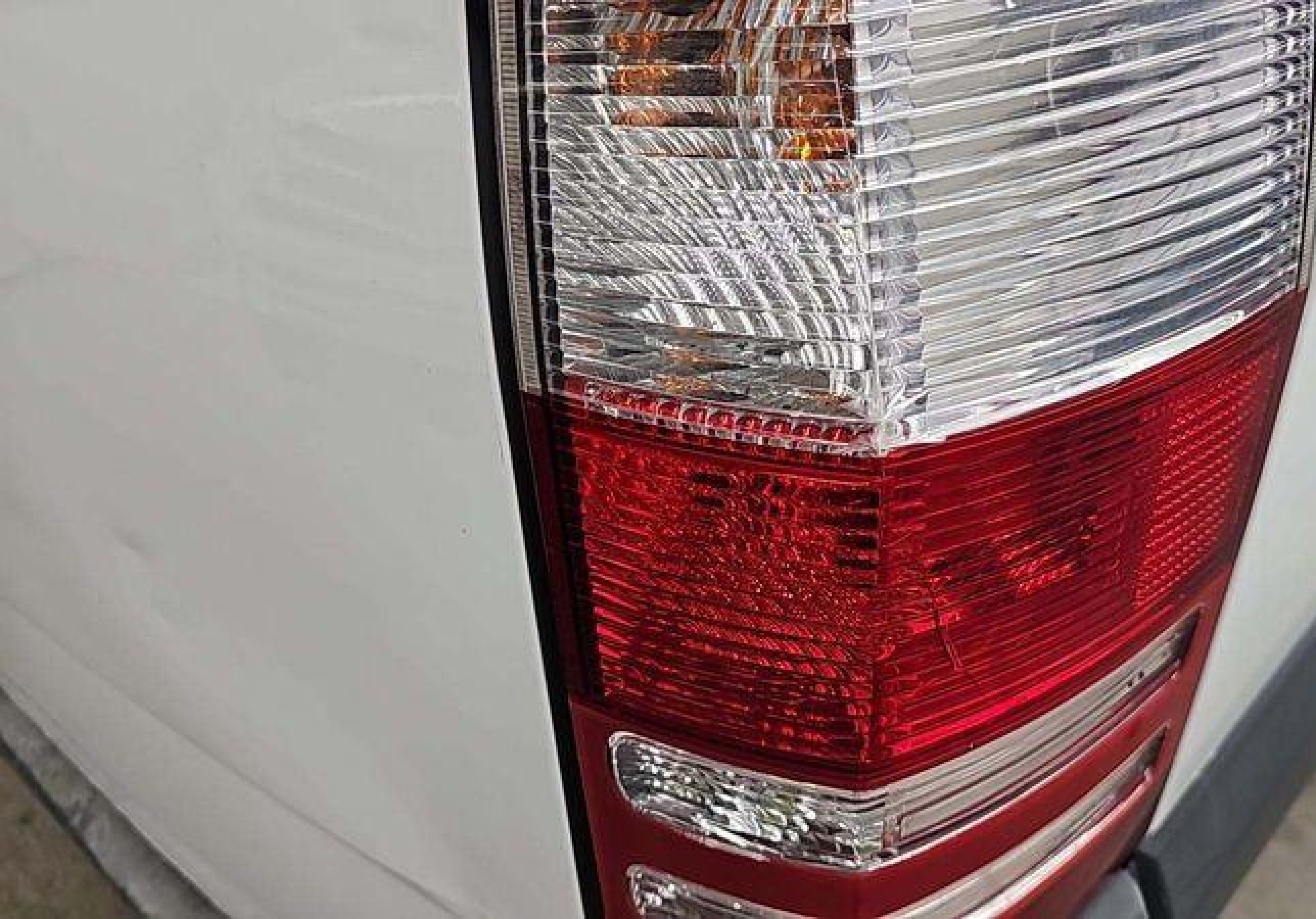 2010 Mercedes-benz Sprinter Van 2500 High Roof White vin: WD3PE8CCXA5481586