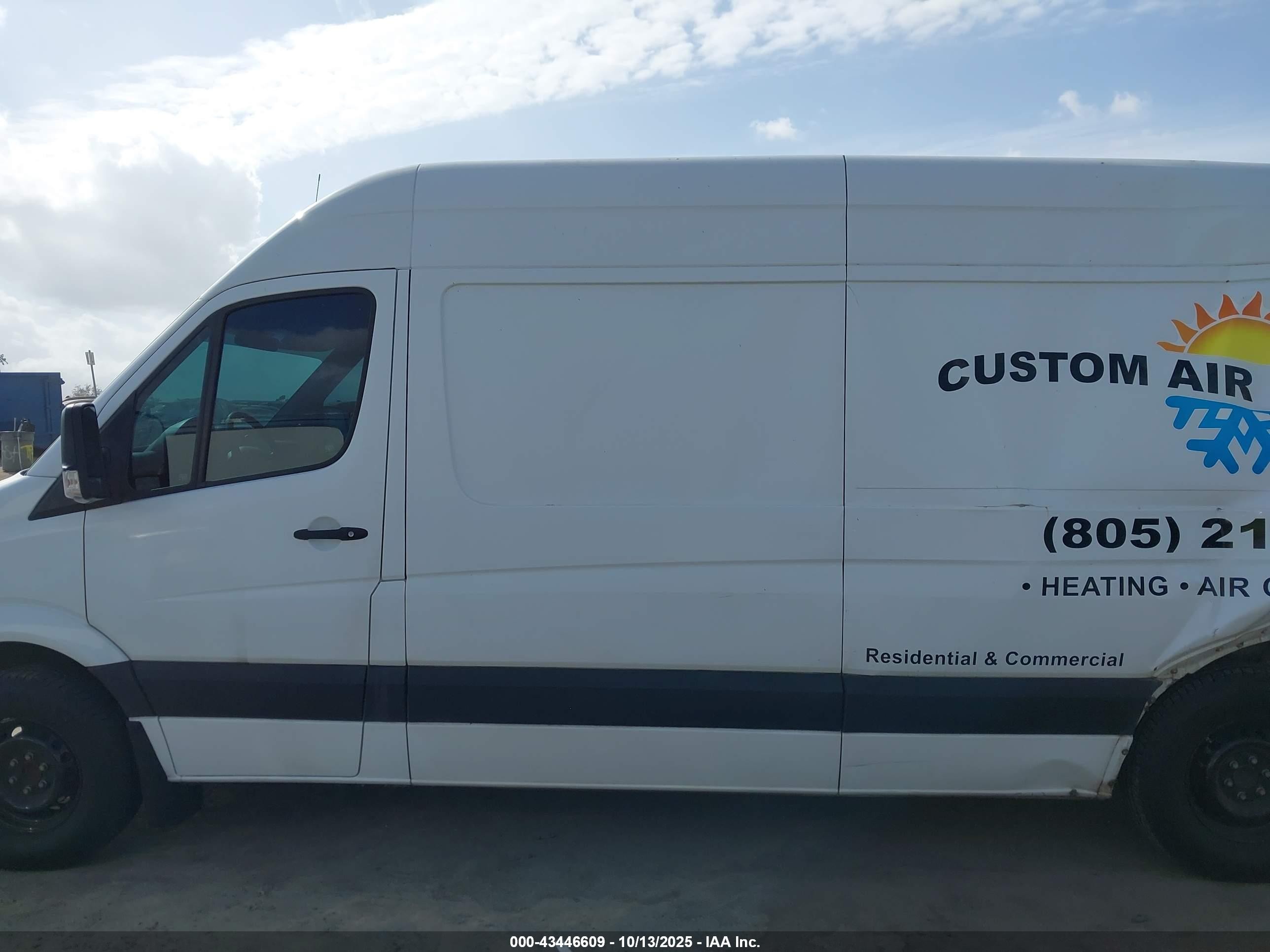 2010 Mercedes-benz Sprinter Van 2500 High Roof White vin: WD3PE8CCXA5483385