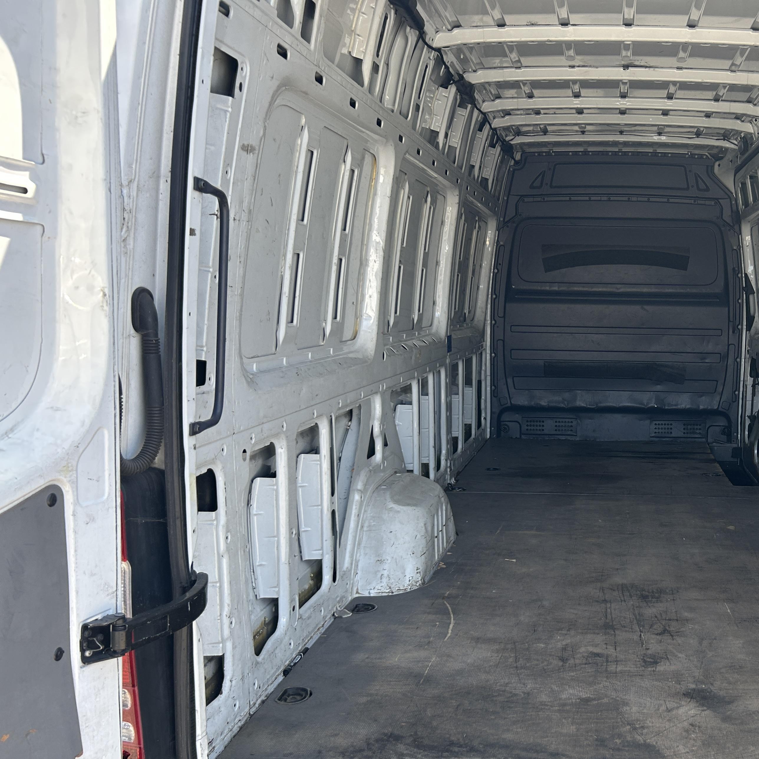 2015 Mercedes-benz Sprinter 2500 High Roof White vin: WD3PE8CCXFP129443