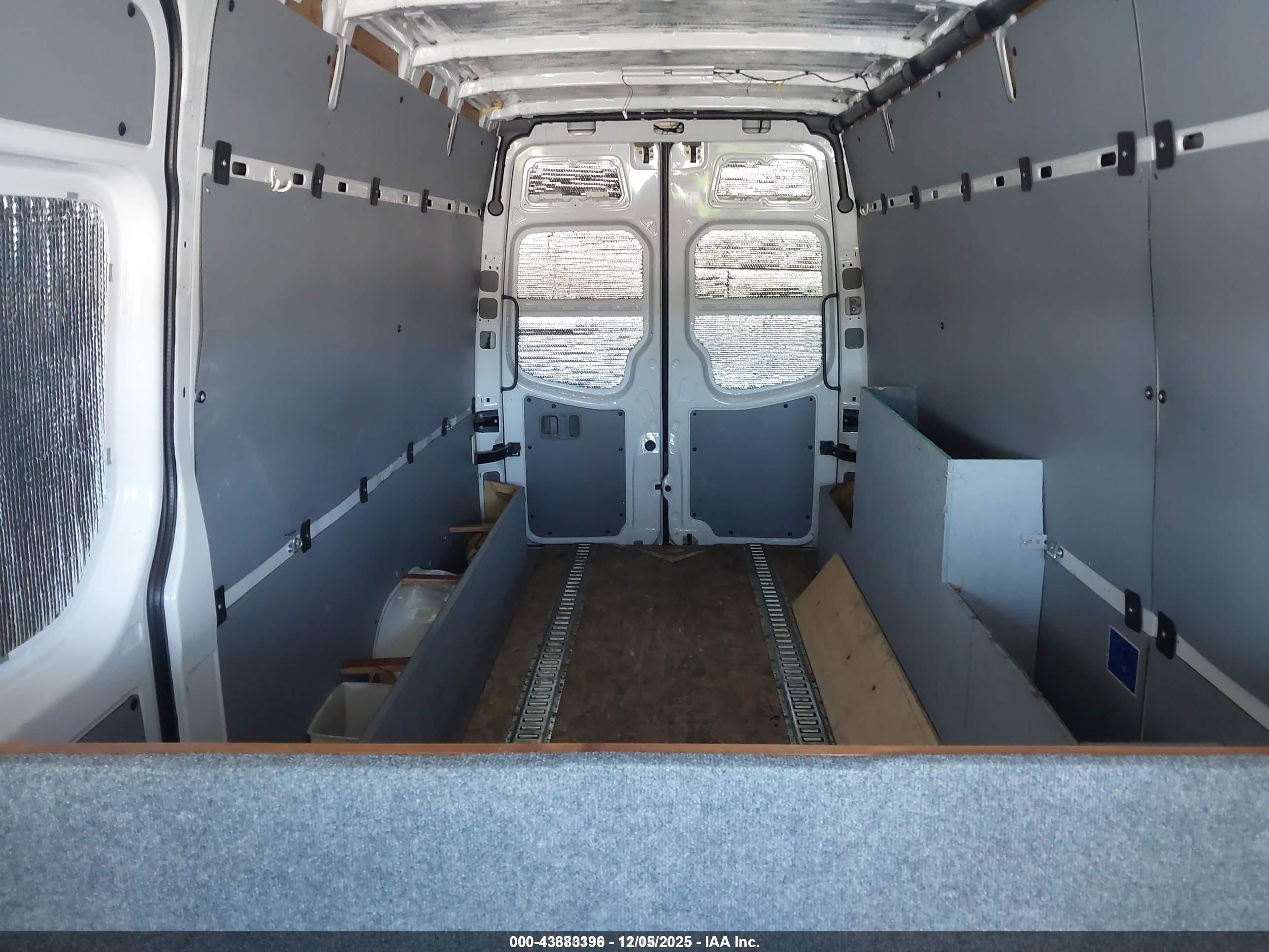 2018 Mercedes-benz Sprinter 2500 High Roof V6 White vin: WD3PE8CD1JP597224