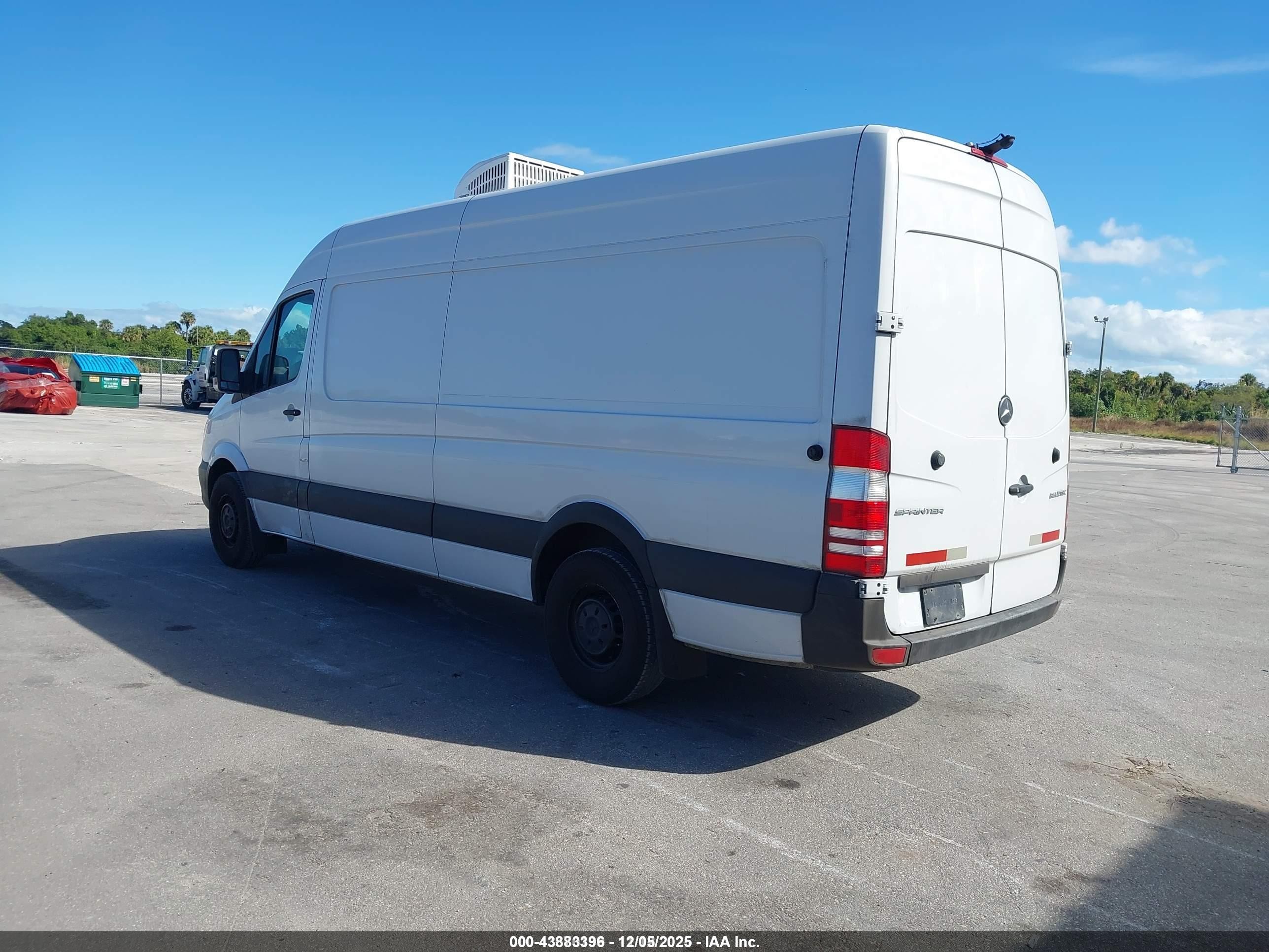 2018 Mercedes-benz Sprinter 2500 High Roof V6 White vin: WD3PE8CD1JP597224