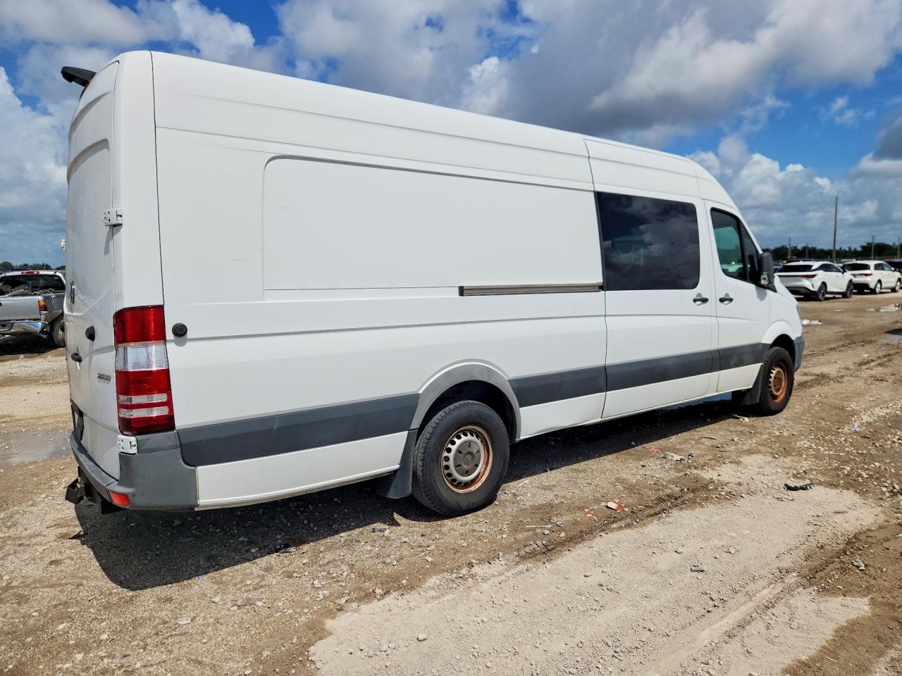 2017 Mercedes-benz Sprinter 2500 Белый vin: WD3PE8CD7HP559099