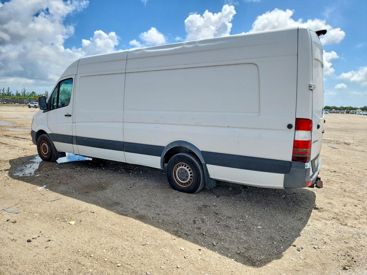2017 Mercedes-benz Sprinter 2500 Белый vin: WD3PE8CD7HP559099
