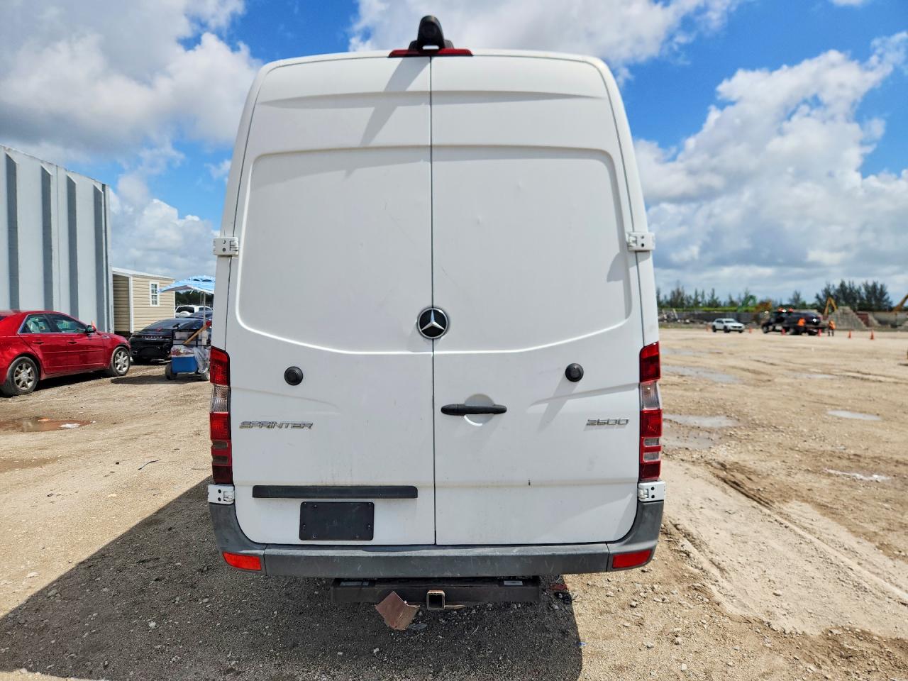 2017 Mercedes-benz Sprinter 2500 Белый vin: WD3PE8CD7HP559099