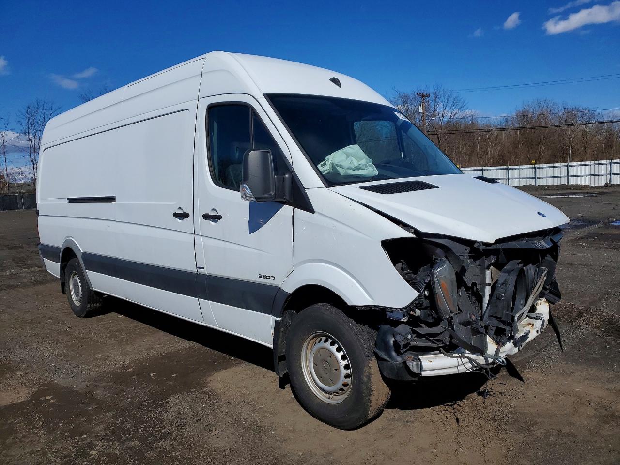 2015 Mercedes-benz Sprinter 2500 White vin: WD3PE8DC1FP139177