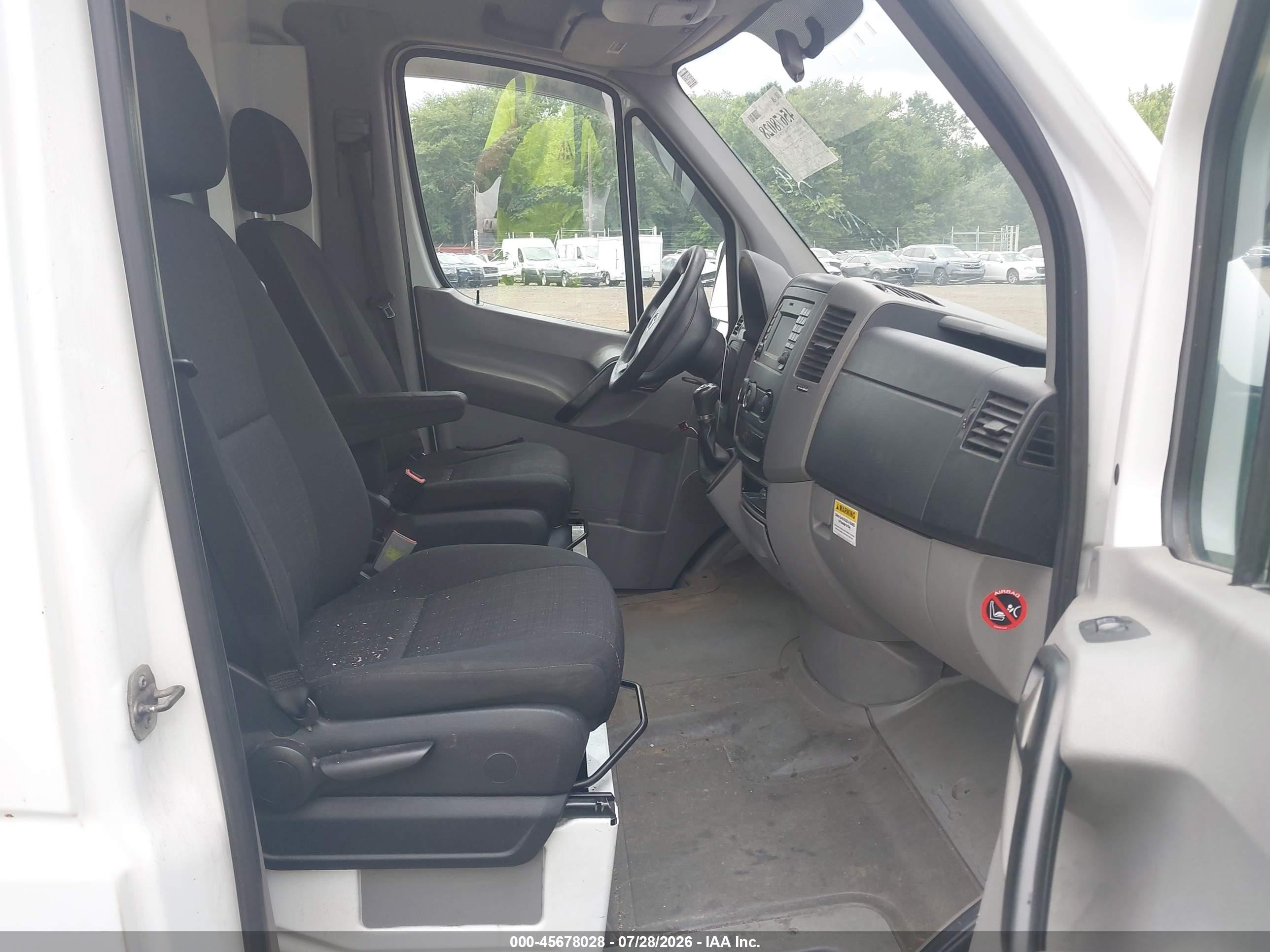 2014 Mercedes-benz Sprinter 2500 High Roof White vin: WD3PE8DC4E5910550
