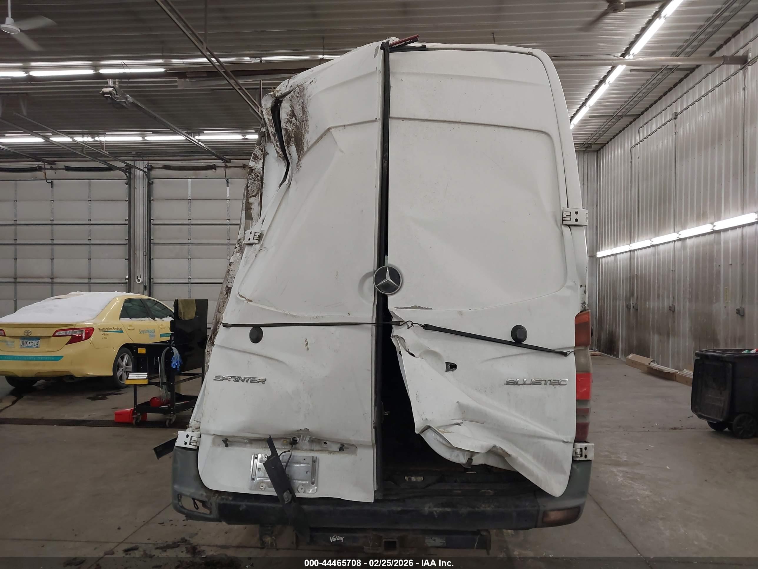 2015 Mercedes-benz Sprinter 2500 High Roof Белый vin: WD3PE8DC6F5960481