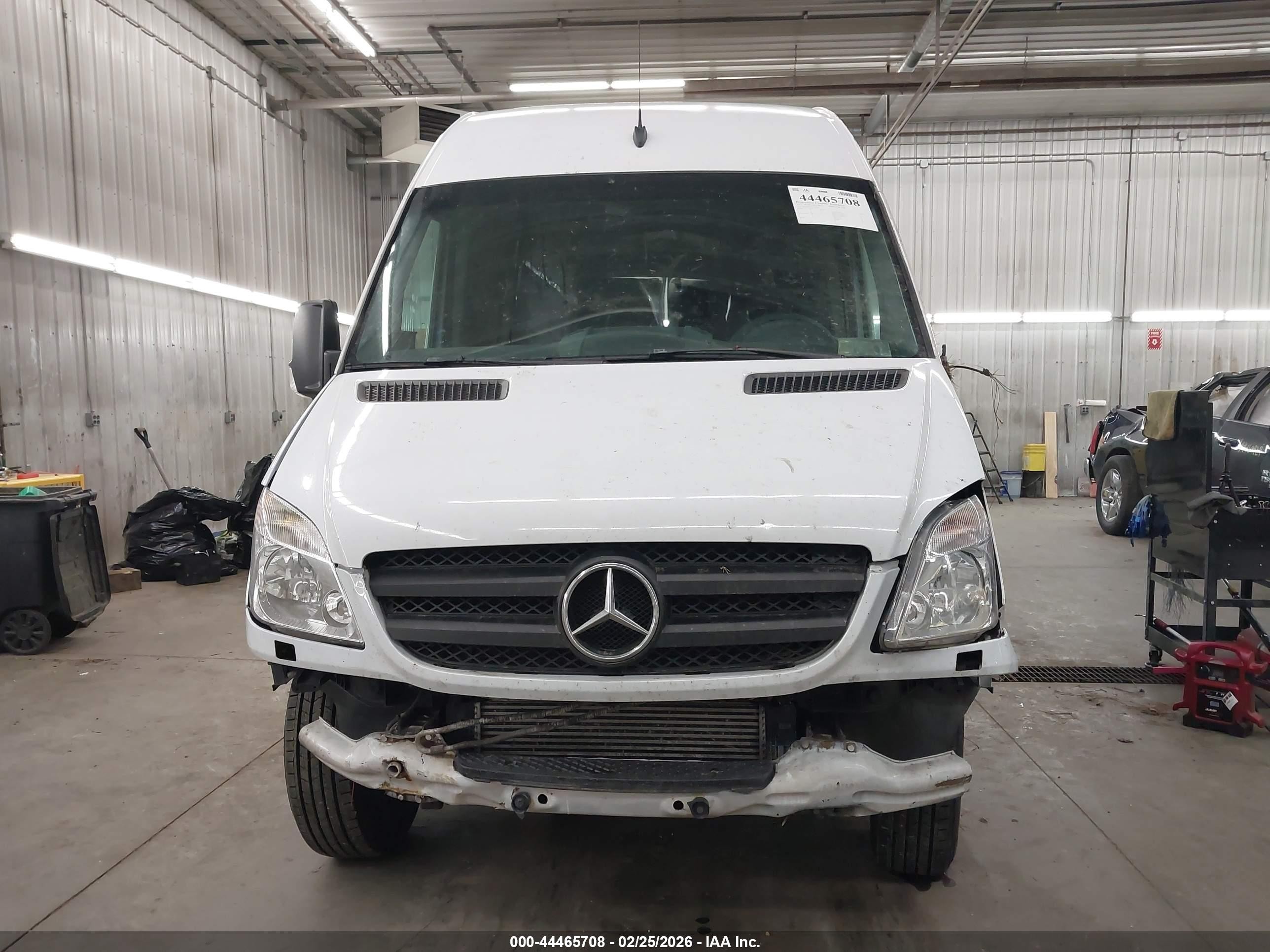 2015 Mercedes-benz Sprinter 2500 High Roof Белый vin: WD3PE8DC6F5960481