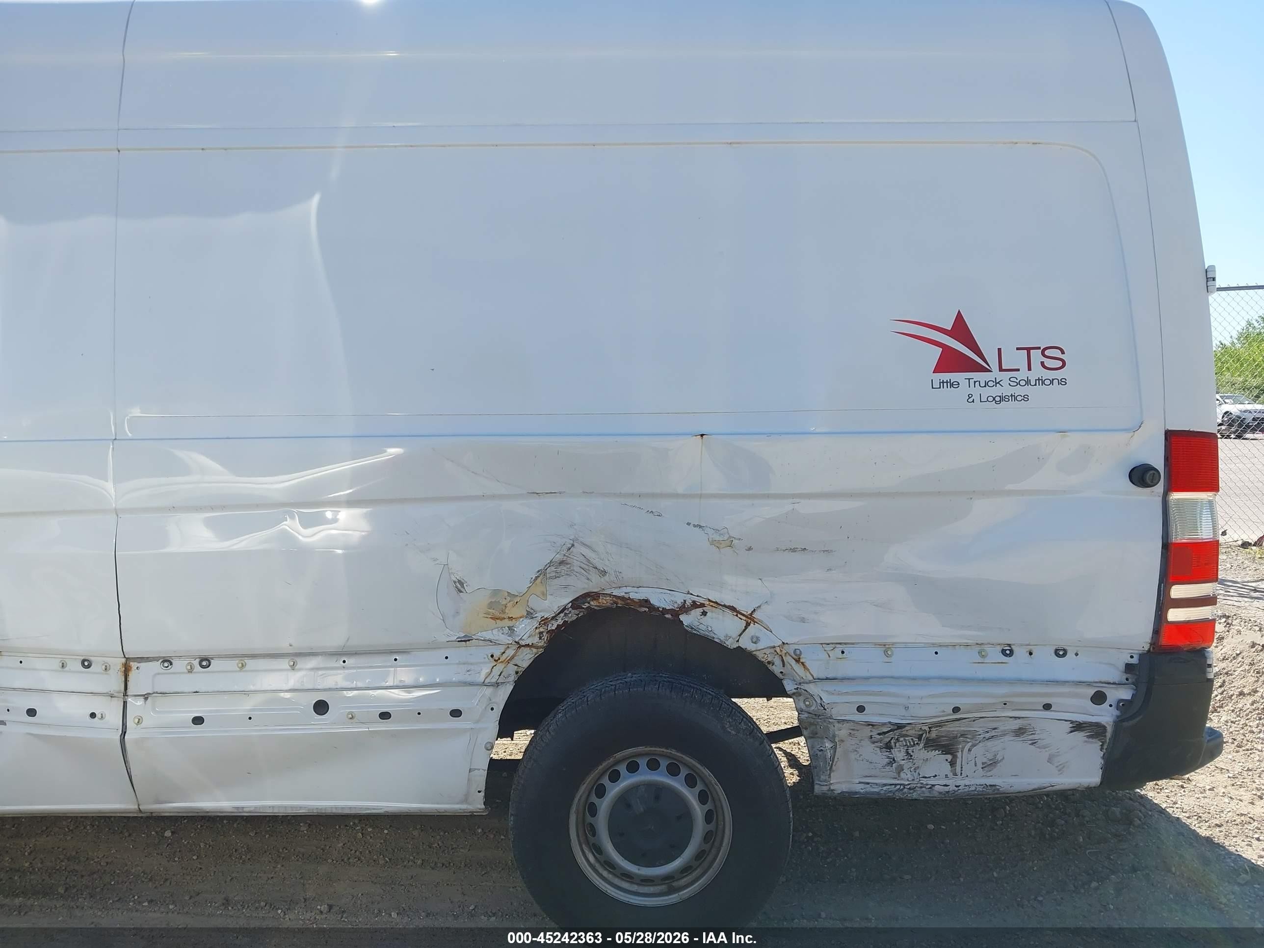 2015 Mercedes-benz Sprinter 2500 High Roof Белый vin: WD3PE8DC9F5954643