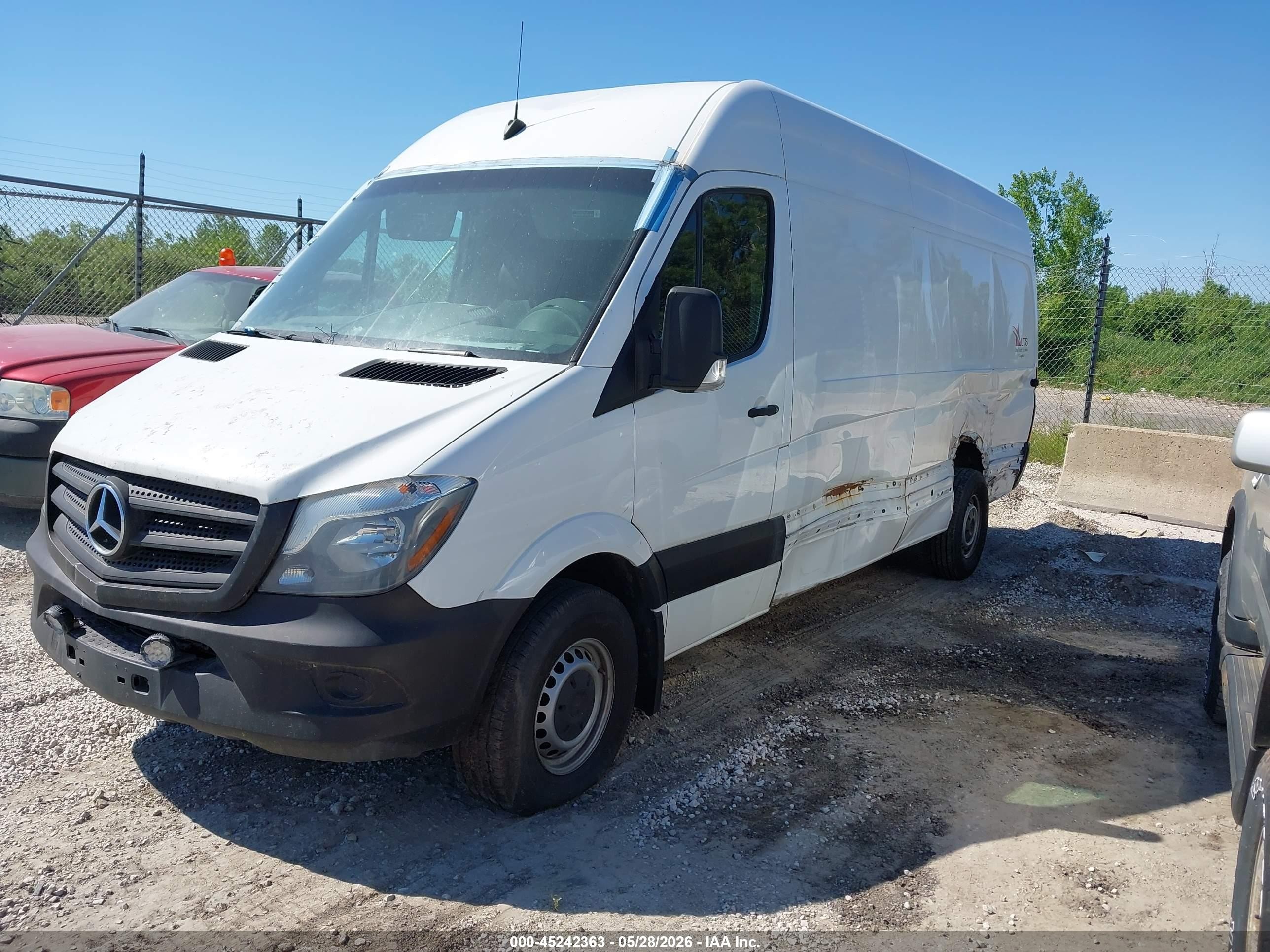 2015 Mercedes-benz Sprinter 2500 High Roof Белый vin: WD3PE8DC9F5954643