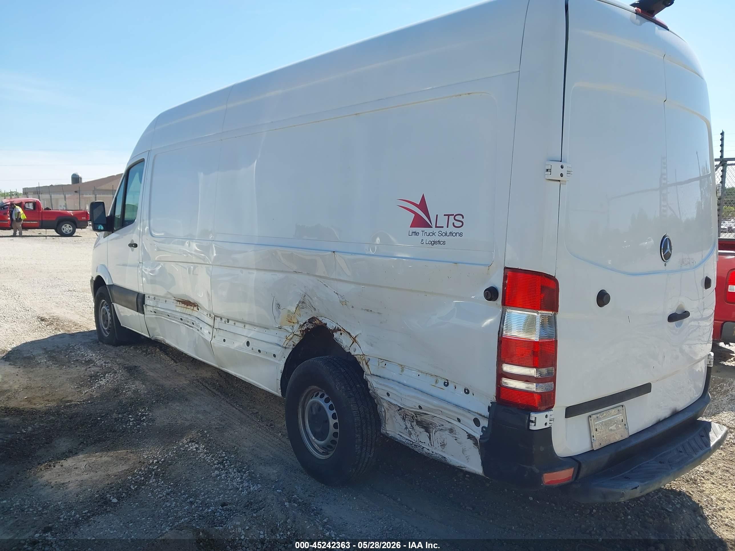 2015 Mercedes-benz Sprinter 2500 High Roof Белый vin: WD3PE8DC9F5954643