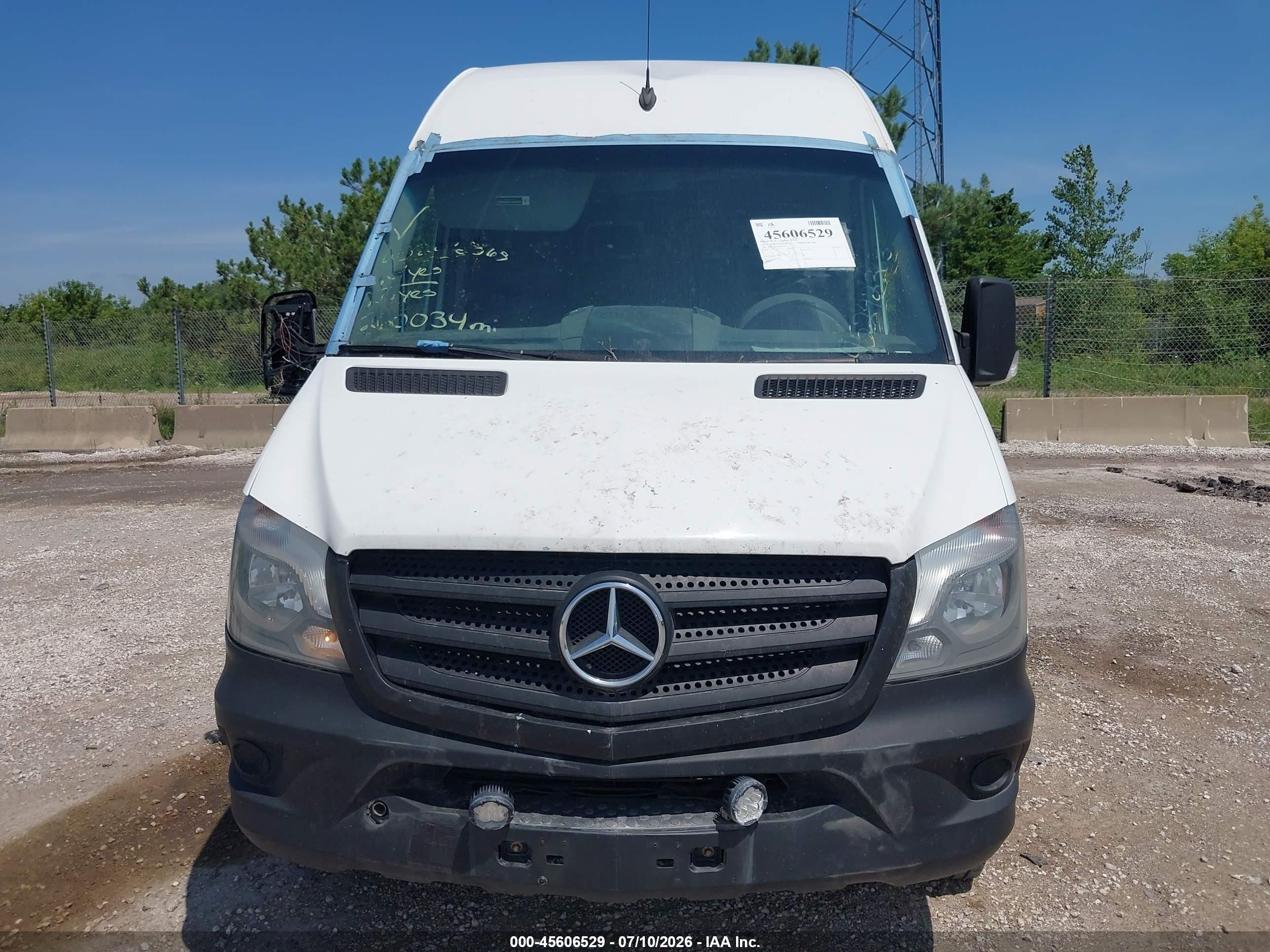 2015 Mercedes-benz Sprinter 2500 High Roof White vin: WD3PE8DC9F5954643