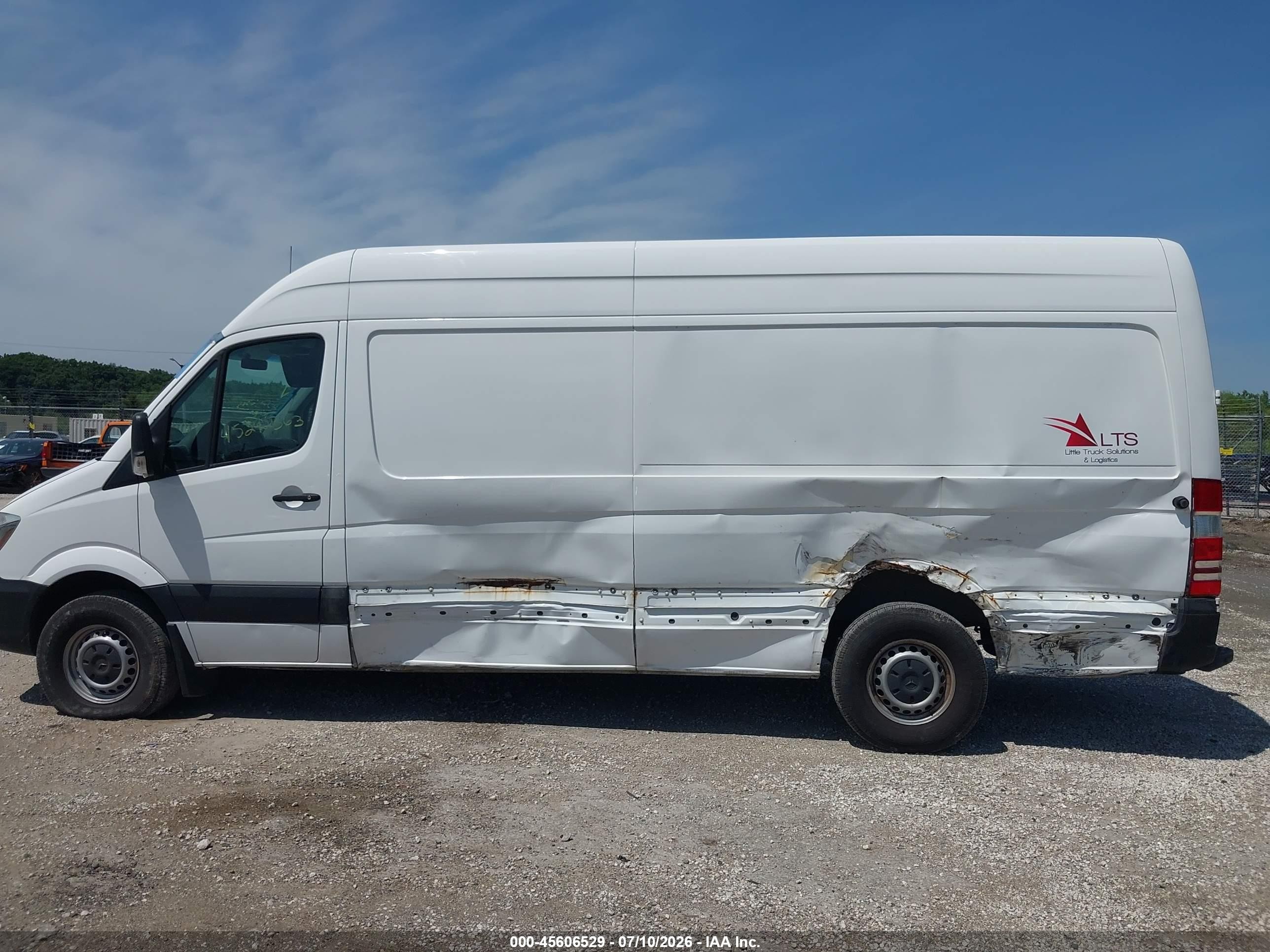 2015 Mercedes-benz Sprinter 2500 High Roof White vin: WD3PE8DC9F5954643