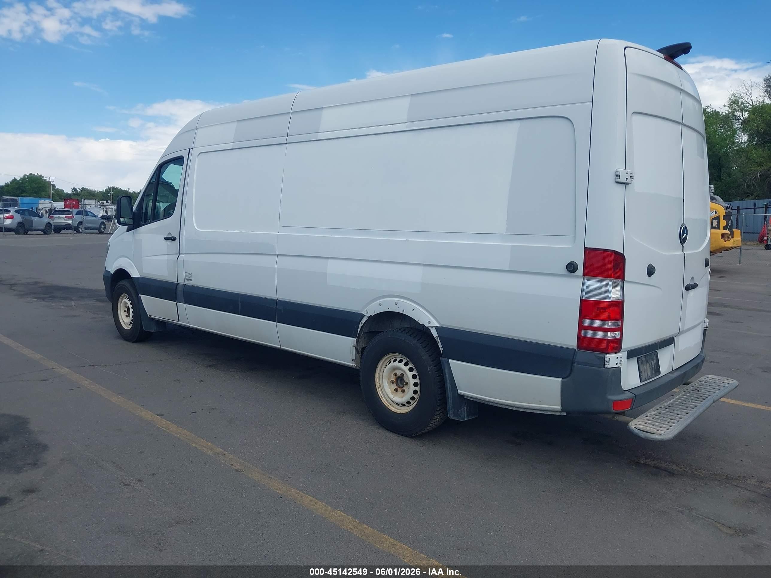 2016 Mercedes-benz Sprinter 2500 High  Roof White vin: WD3PE8DD9GP360438