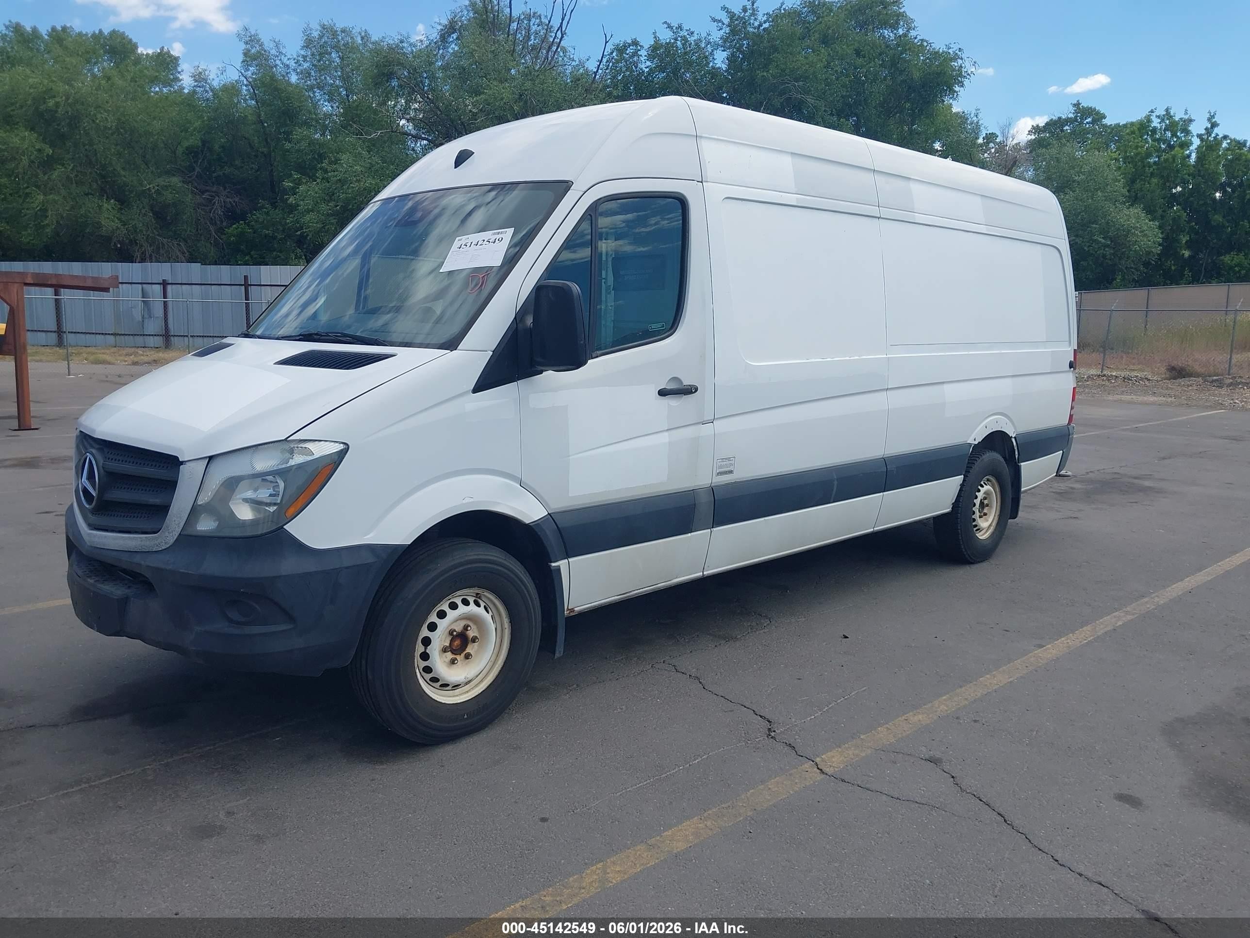 2016 Mercedes-benz Sprinter 2500 High  Roof White vin: WD3PE8DD9GP360438