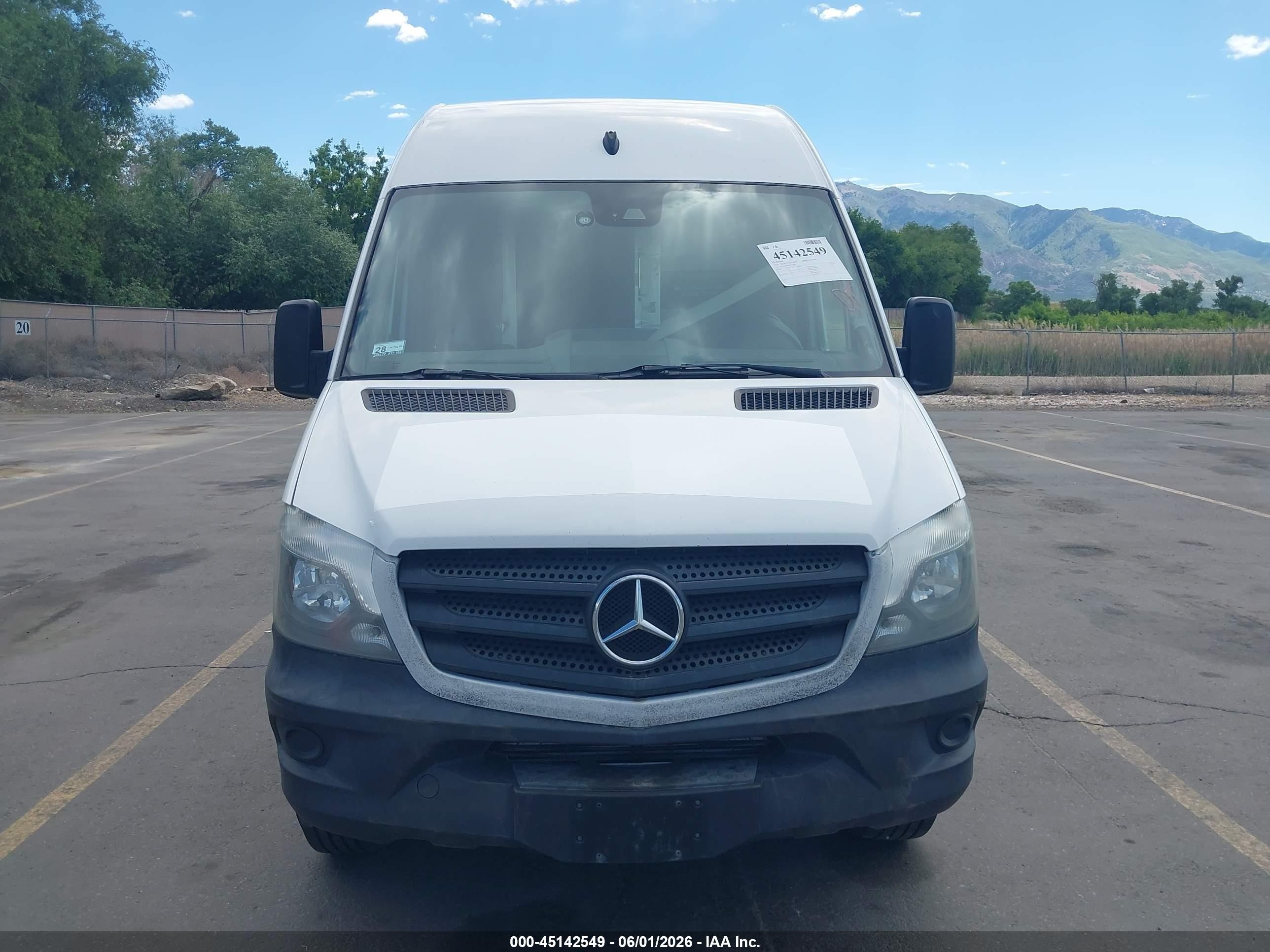 2016 Mercedes-benz Sprinter 2500 High  Roof White vin: WD3PE8DD9GP360438