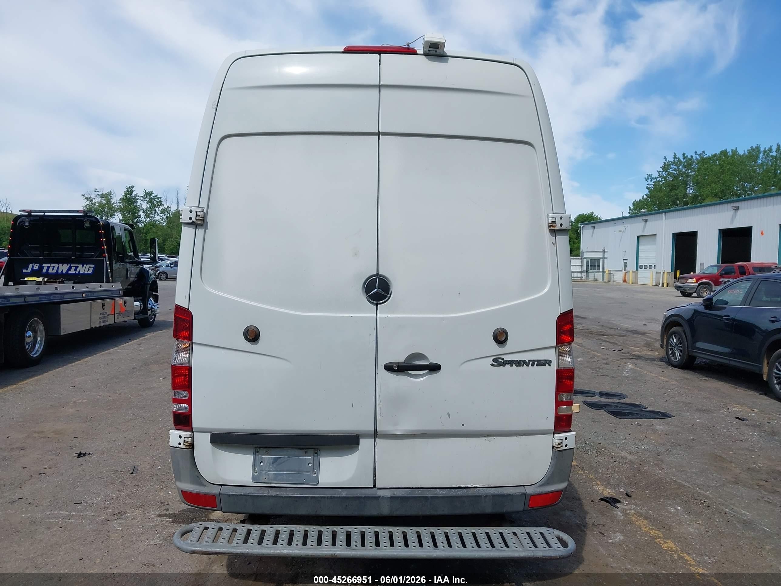 2014 Mercedes-benz Sprinter 2500 High Roof White vin: WD3PE8DE0E5901152