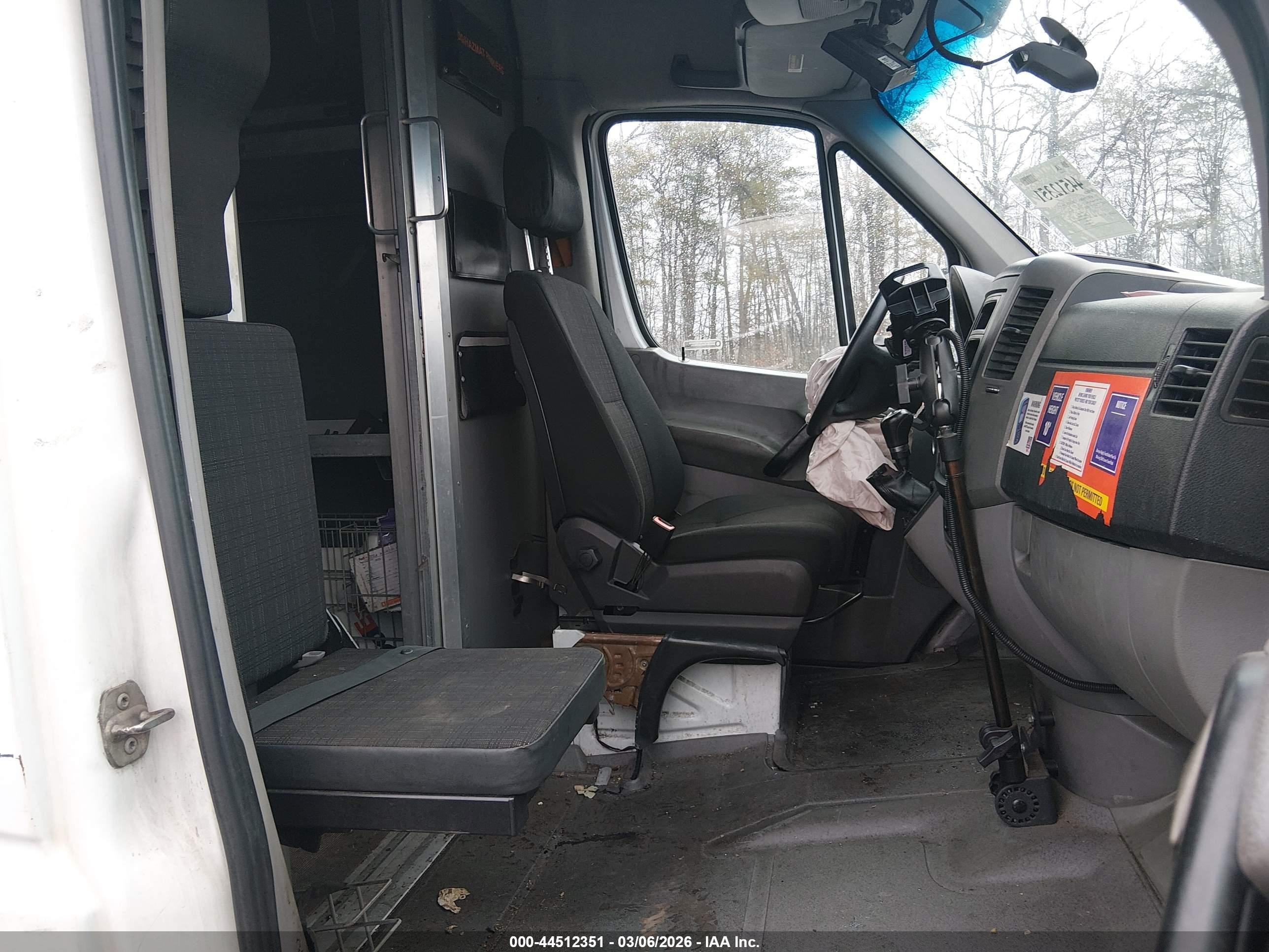 2014 Mercedes-benz Sprinter 2500 High Roof White vin: WD3PE8DE7E5827504