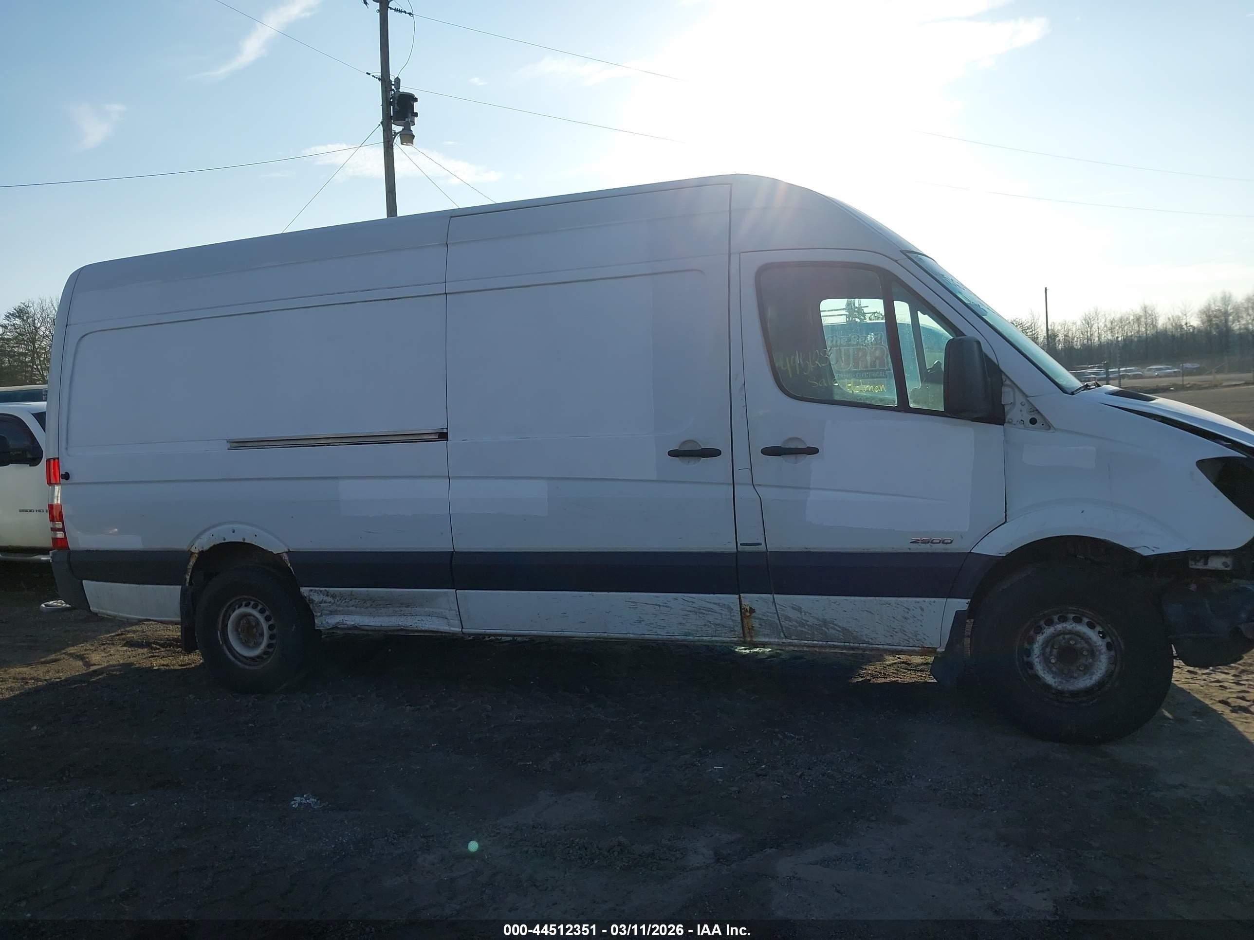 2014 Mercedes-benz Sprinter 2500 High Roof White vin: WD3PE8DE7E5827504
