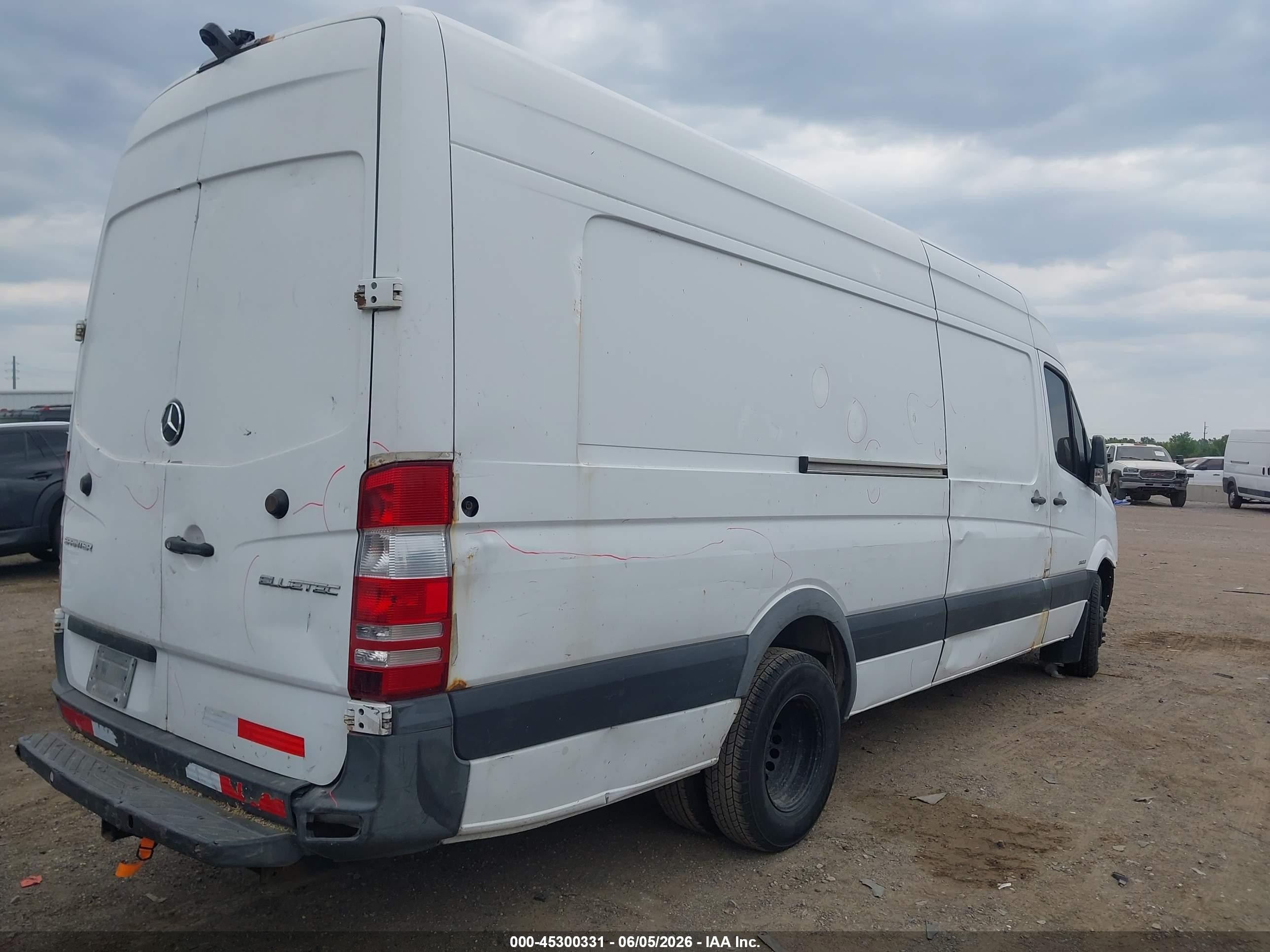 2015 Mercedes-benz Sprinter 3500 High  Roof White vin: WD3PF1DC1FP128815