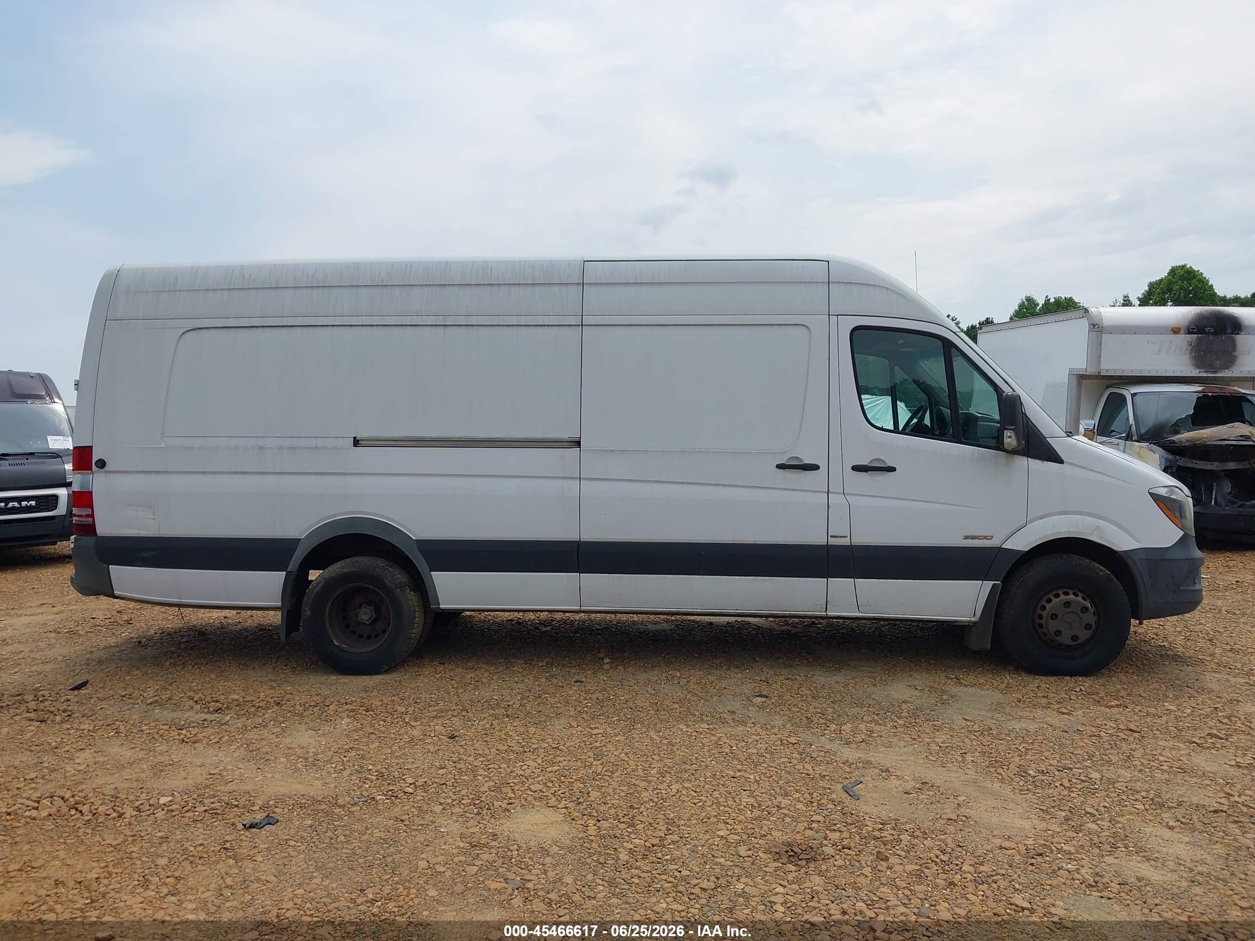 2015 Mercedes-benz Sprinter 3500 High  Roof White vin: WD3PF1DC7F5964804