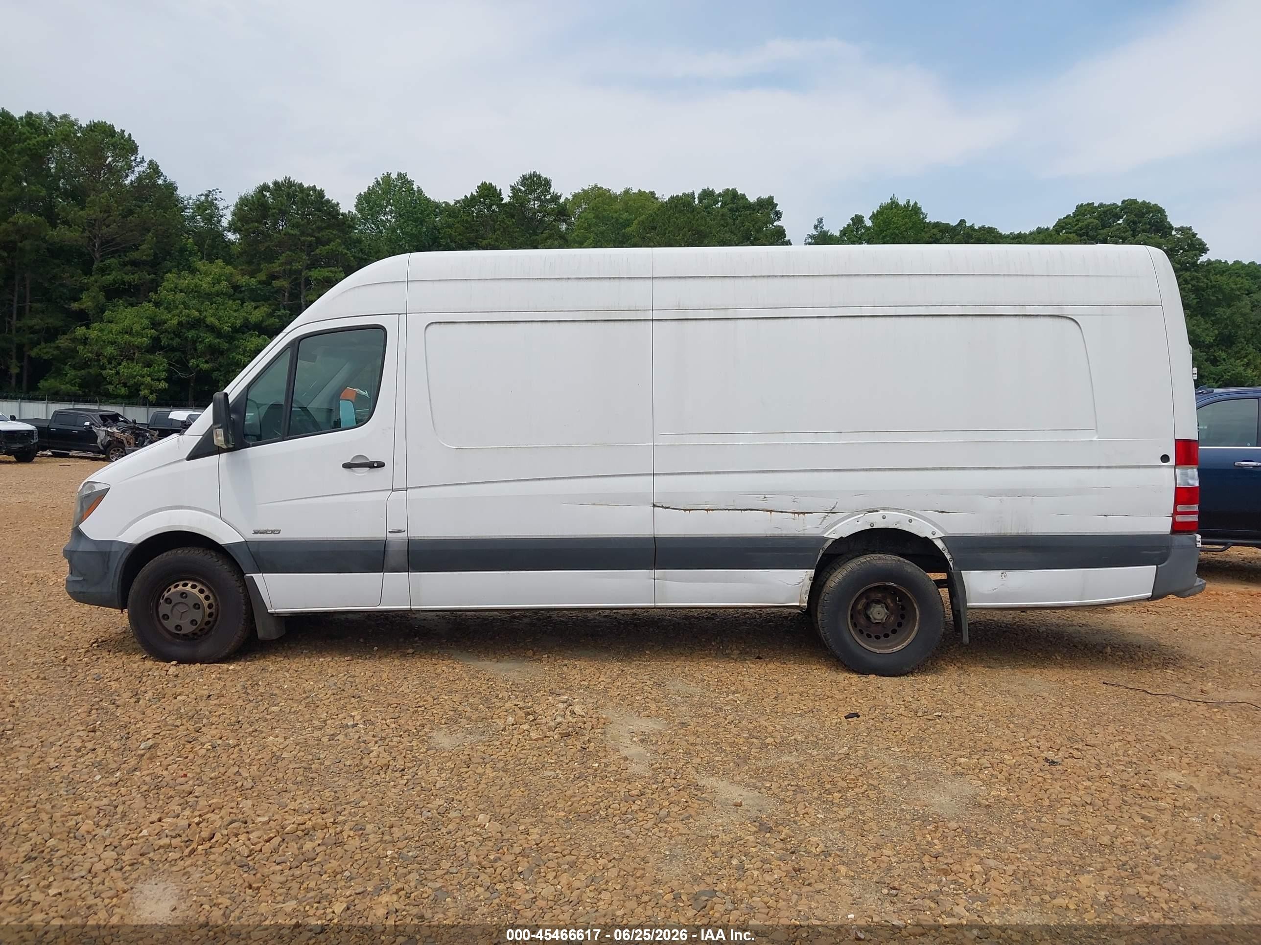 2015 Mercedes-benz Sprinter 3500 High  Roof White vin: WD3PF1DC7F5964804