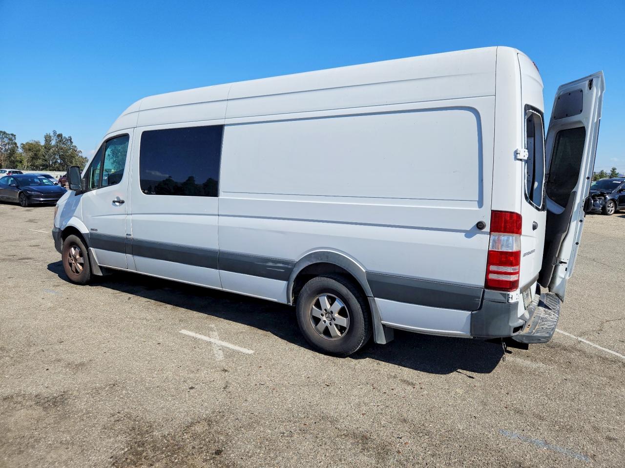 2014 Mercedes-benz Sprinter 2500 White vin: WD4PE8CC9E5859124