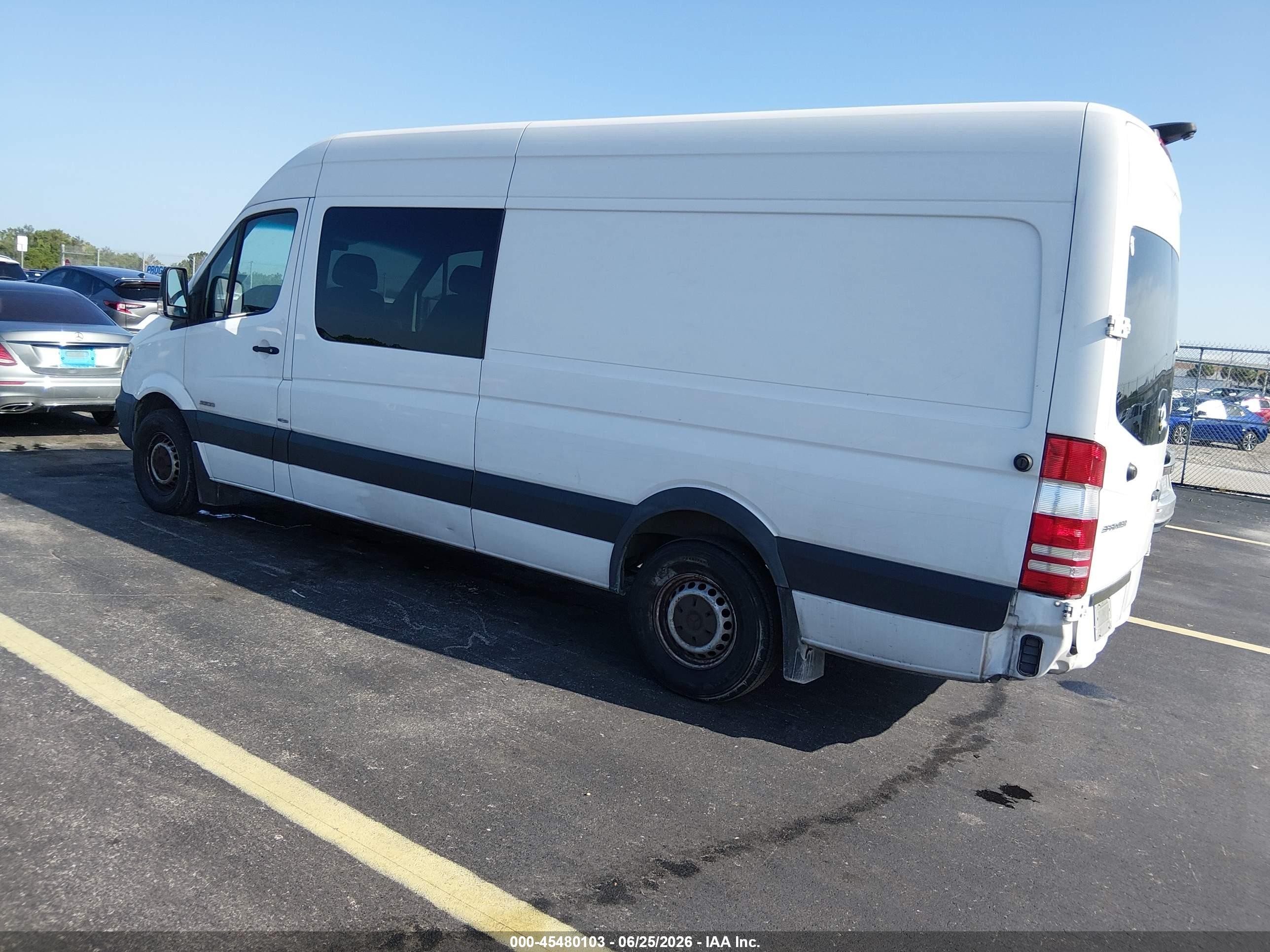 2014 Mercedes-benz Sprinter 2500 High  Roof White vin: WD4PE8DC4E5944404
