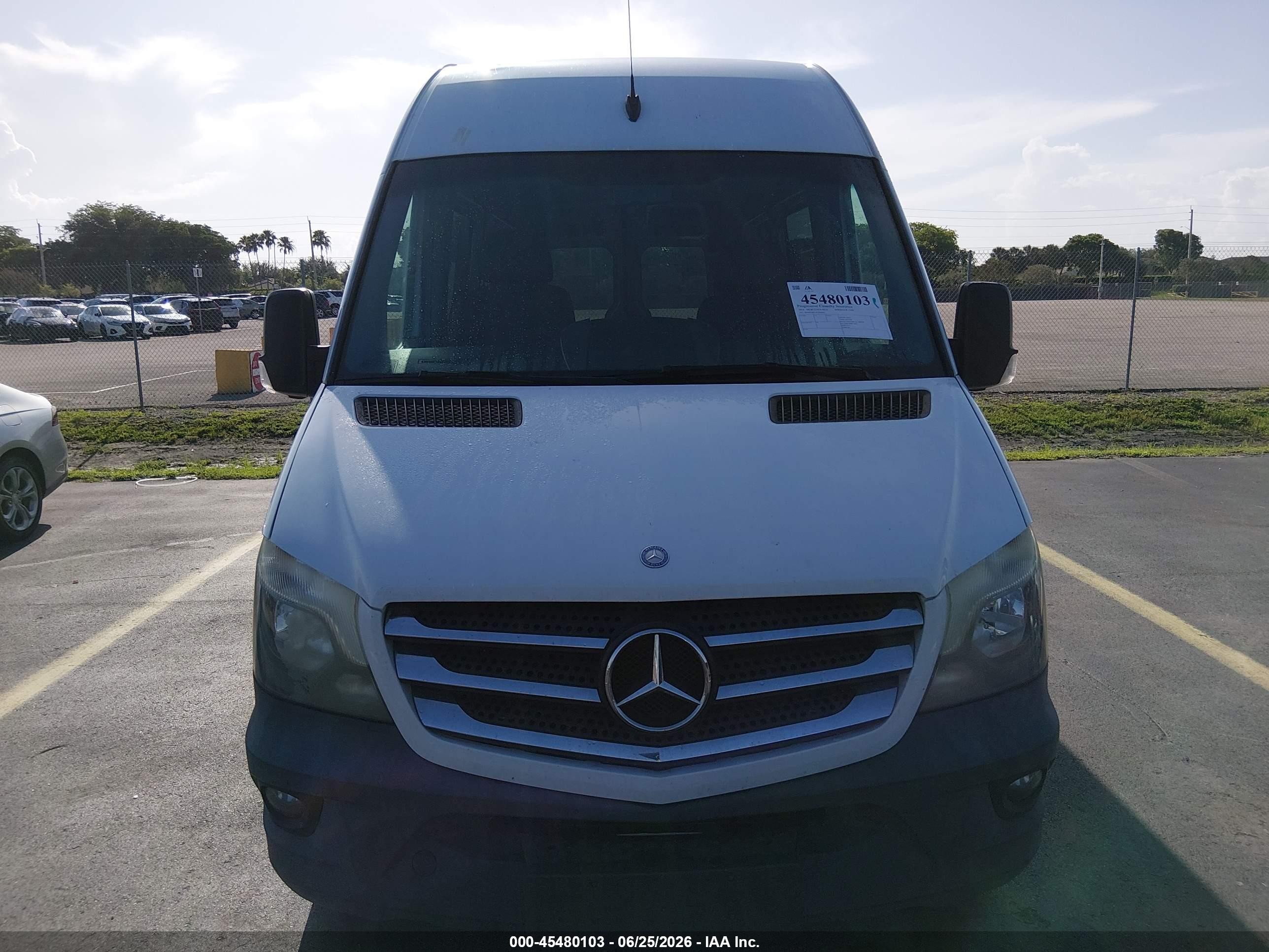 2014 Mercedes-benz Sprinter 2500 High  Roof White vin: WD4PE8DC4E5944404